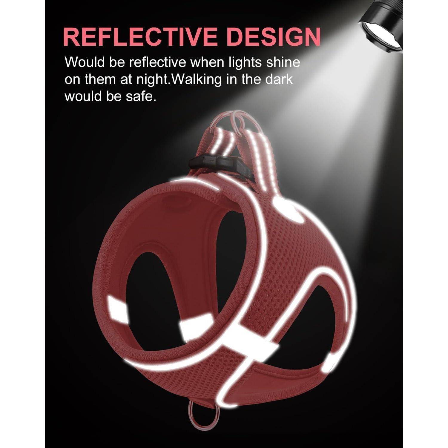 Der 'Reflective Design' Hundegeschirr wird gezeigt, beleuchtet von Licht, um seine reflektierenden Eigenschaften hervorzuheben. Der Text erwähnt Sicherheit im Dunkeln.