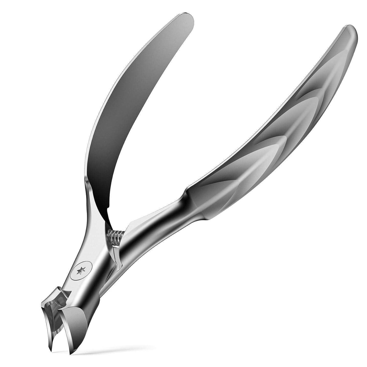 Eine Nagelknipser aus Metall mit strukturiertem Griff und scharfen Klingen, entwickelt zum Schneiden von Finger- oder Fußnägeln.