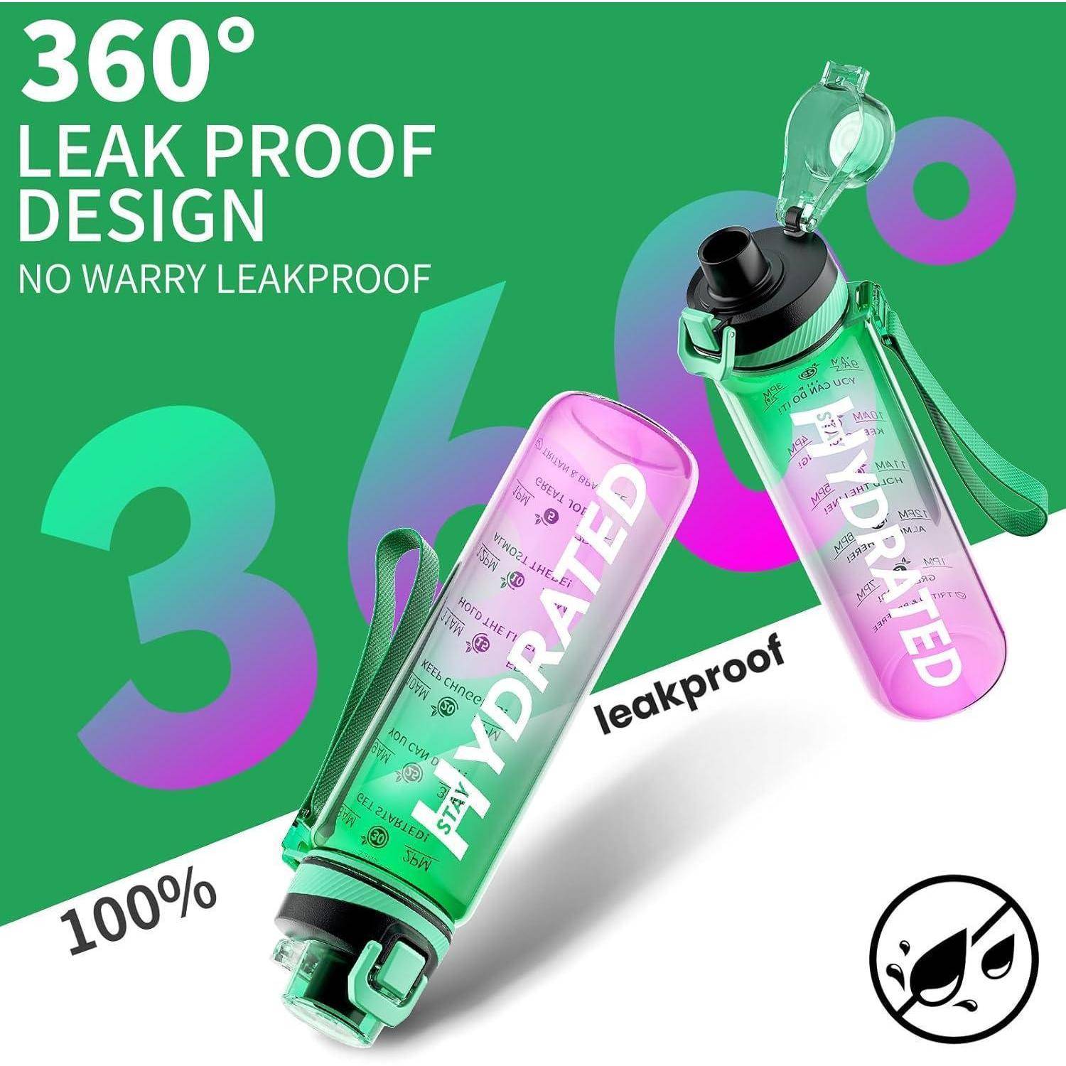 Zwei farbenfrohe Wasserflaschen mit der Aufschrift 