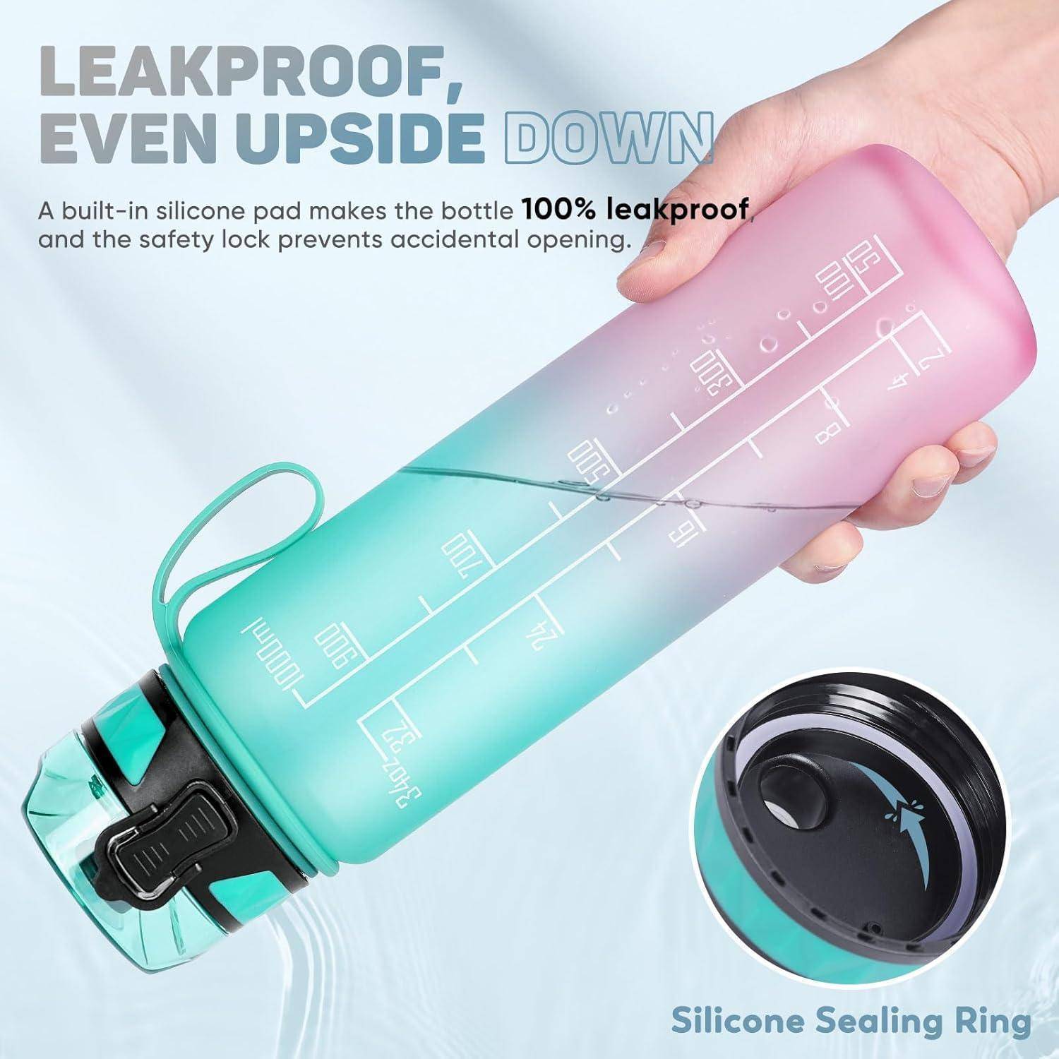 Eine rosa und türkisfarbene Wasserflasche mit Sicherheitsverschluss und Silikonabdichtungsring wird gezeigt, wobei der Text ihre auslaufsichere Konstruktion bei umgedrehter Position hervorhebt.
