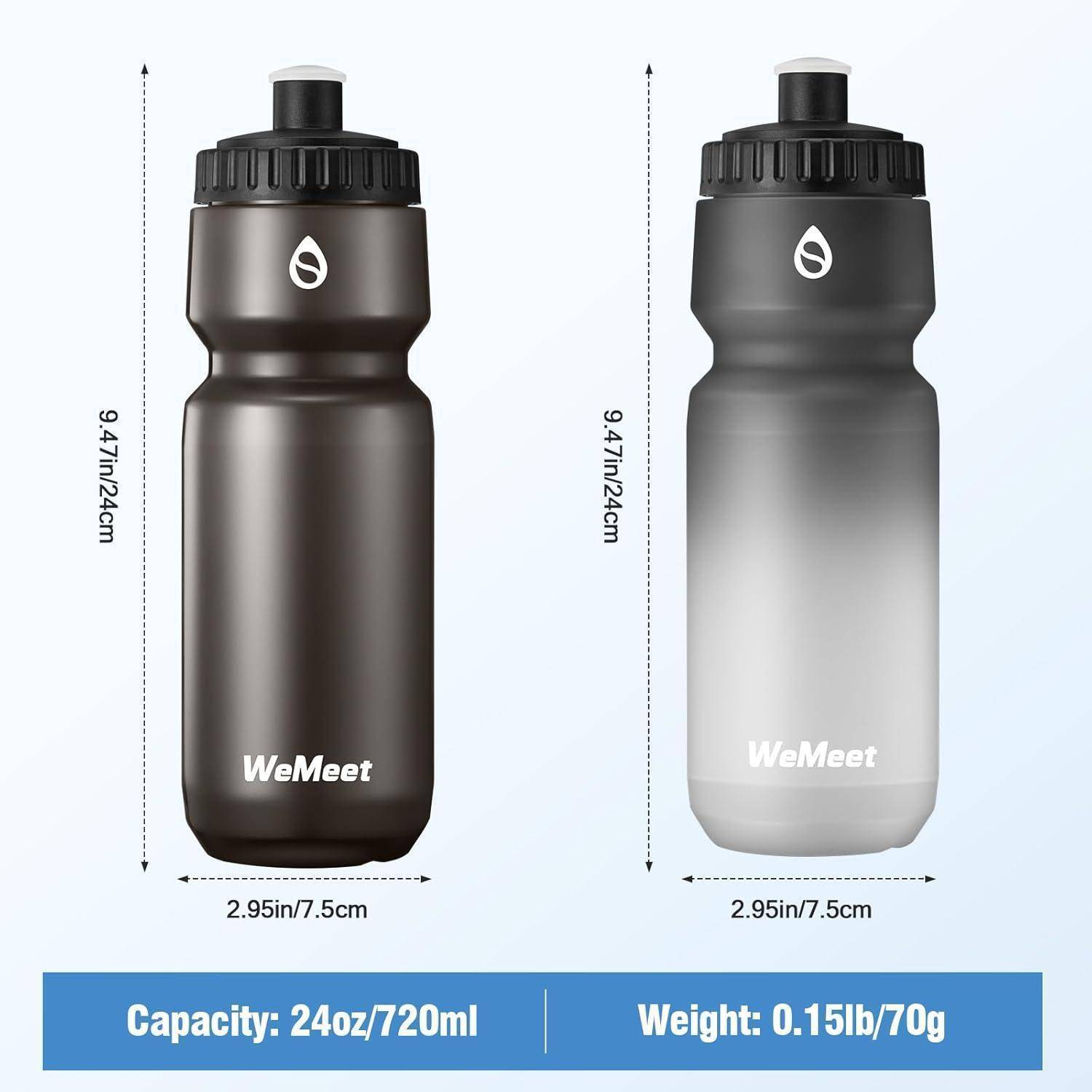 Zwei Wasserflaschen mit der Aufschrift 