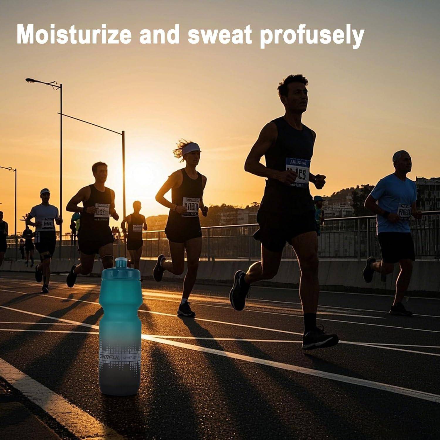 Läufer als Silhouetten vor einem Sonnenuntergang, mit einer hervorstechenden Wasserflasche im Vordergrund. Text lautet: 