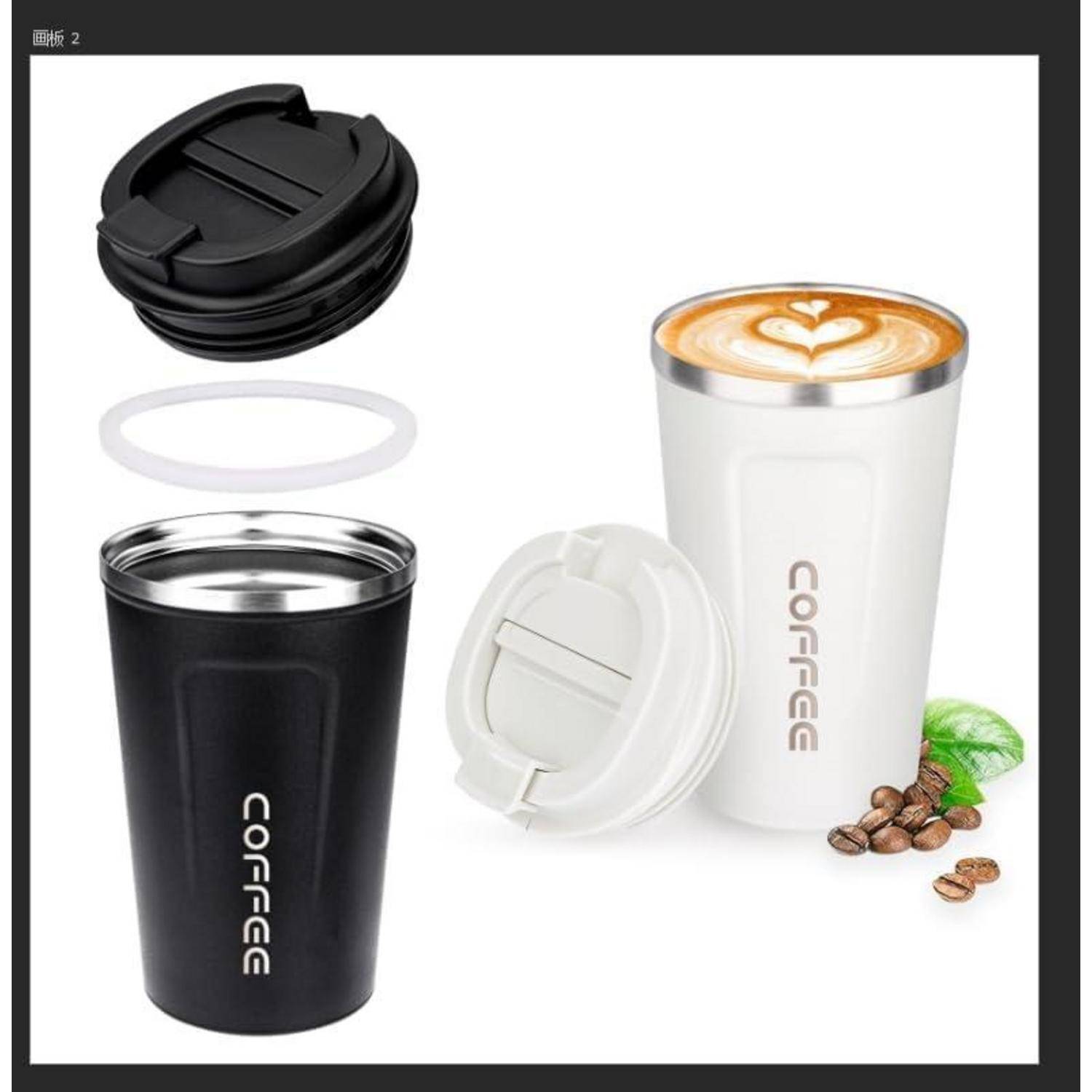 Reisebecher mit auslaufsicheren Deckeln, einer schwarz und einer weiß, beide mit der Aufschrift „Kaffee