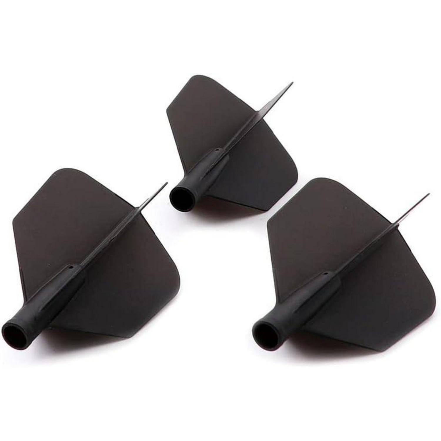 Drei schwarze Dartflights mit aerodynamischen Flügeln, entwickelt für Präzision beim Dartwerfen.