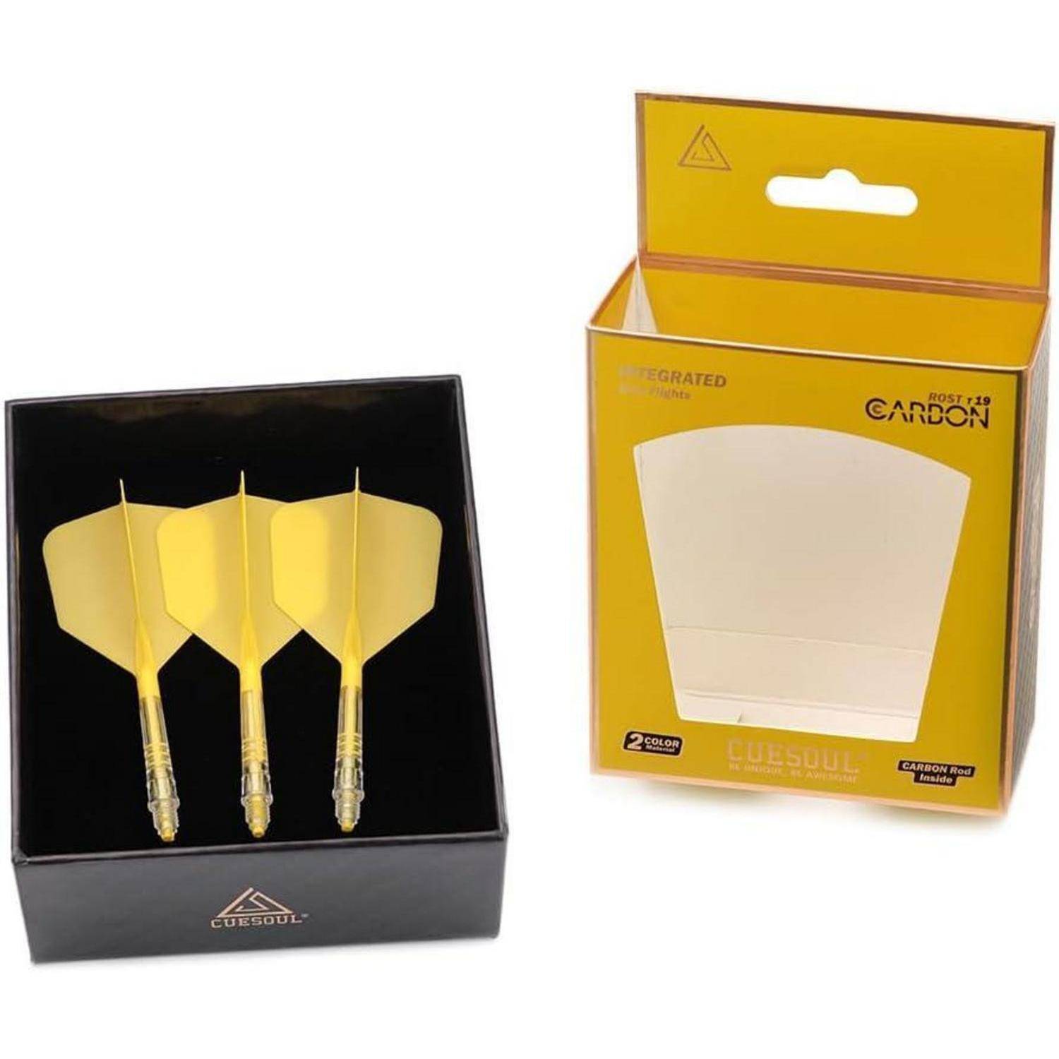 Eine Geschenkbox mit drei gelben Dartpfeilen mit integrierten Flights, präsentiert neben ihrer Verpackung. Die Verpackung zeigt die Marke 'CUESOUL'.