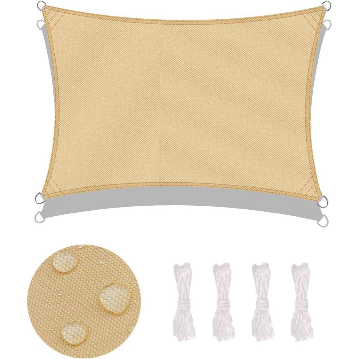 Eine beige rechteckige Sonnensegel ist zu sehen, die für den Außeneinsatz konzipiert ist. Sie umfasst vier Eckseile und ein wasserabweisendes Gewebedetail.