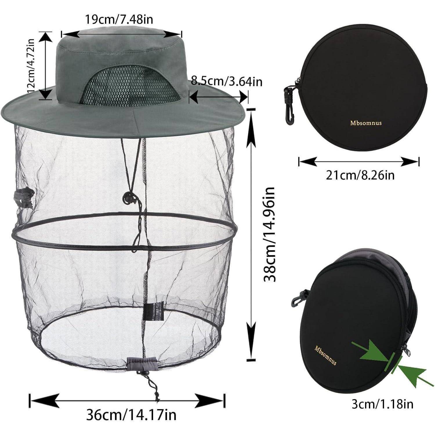 Ein grauer Hut mit Netzabdeckung, Dimensionen wie folgt: Hutbreite 19 cm, Netzhöhe 38 cm. Wird geliefert mit einer schwarzen Tragetasche mit der Beschriftung 'Mbsmnus'.