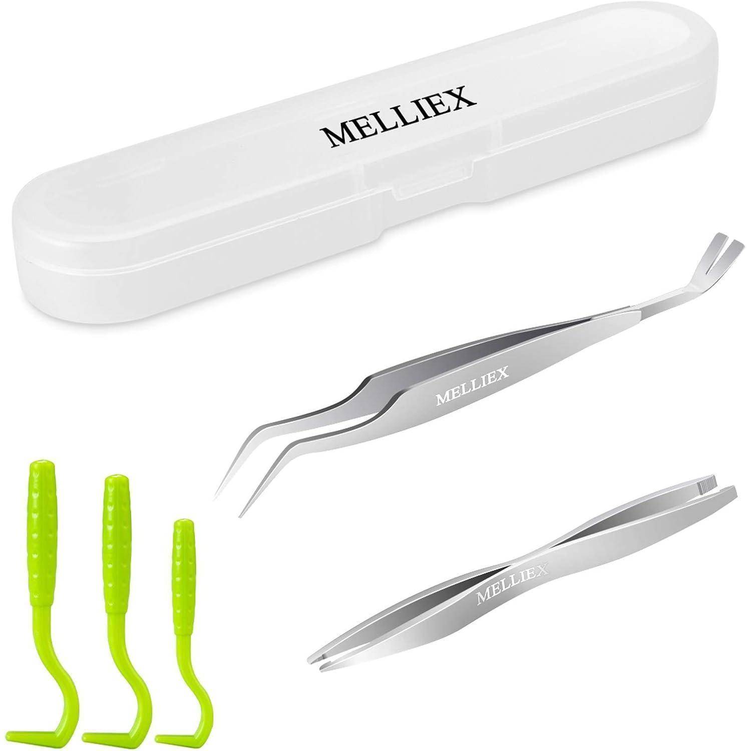 Ein Pinzettenset mit einer weißen Schachtel mit der Aufschrift 'Melliex' enthält zwei silberne Pinzetten und drei grüne Zeckenentferner, die Hygiene und Bequemlichkeit unterstreichen.