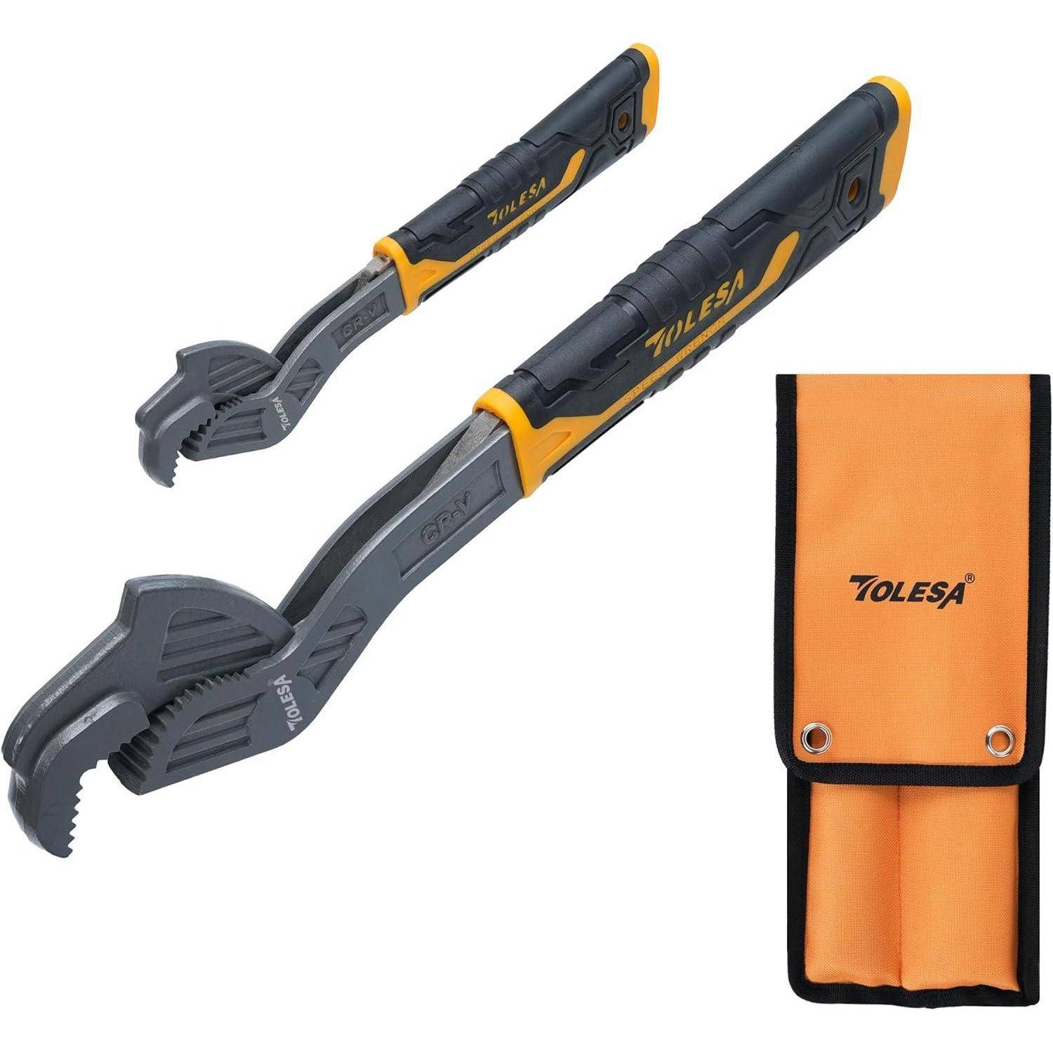 Zwei verstellbare Rohrzangen mit schwarzen und gelben Griffen, beschriftet mit 'TOLESA', zusammen mit einer orangefarbenen Werkzeugtasche, ebenfalls mit der Marke 'TOLESA'.