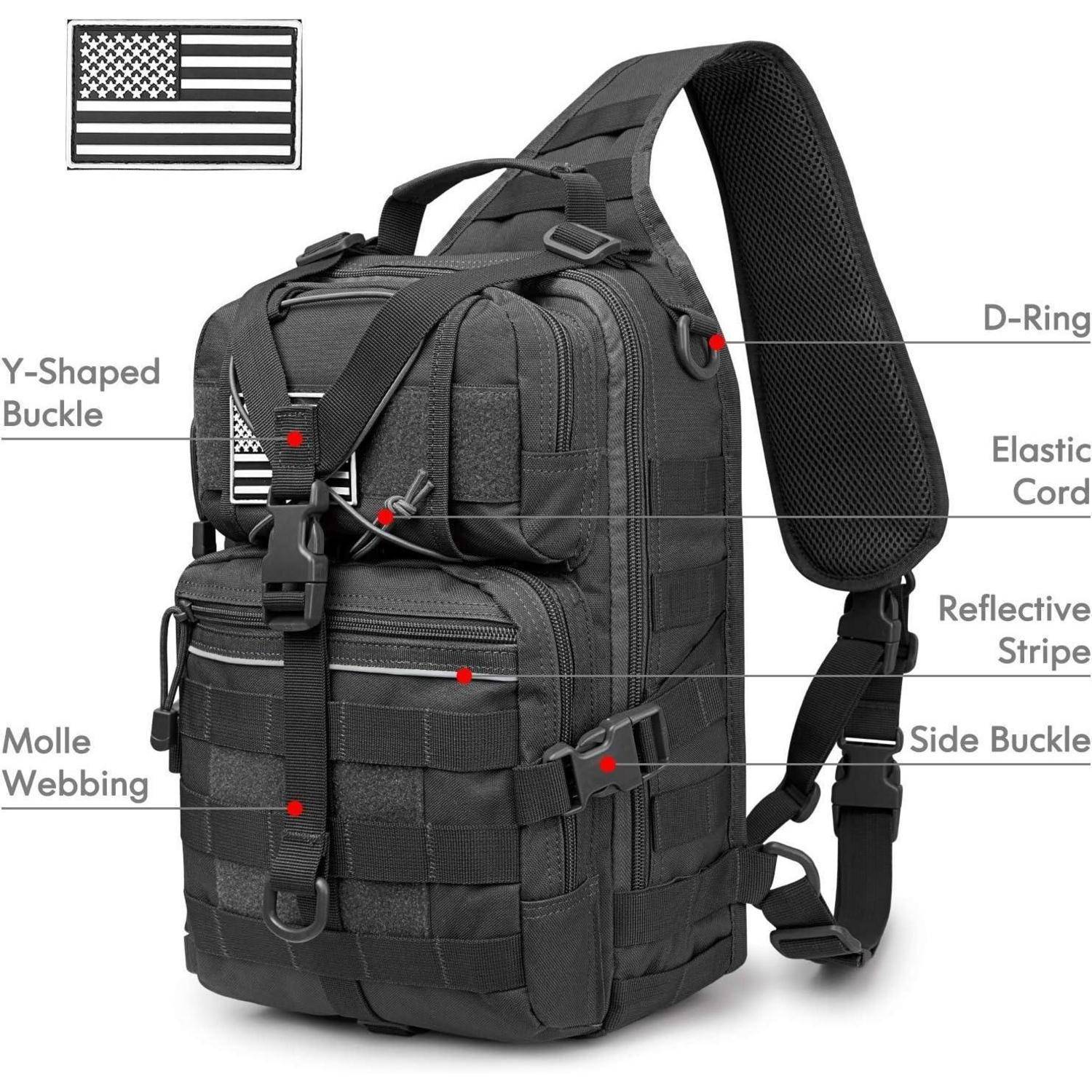 Schwarzer taktischer Rucksack mit einem Amerikanische-Flagge-Aufnäher, ausgestattet mit einem D-Ring, Y-förmigen Schnallenverschluss, Molle-Webbing, elastischem Seil, reflektierendem Streifen und seitlicher Schnalle.