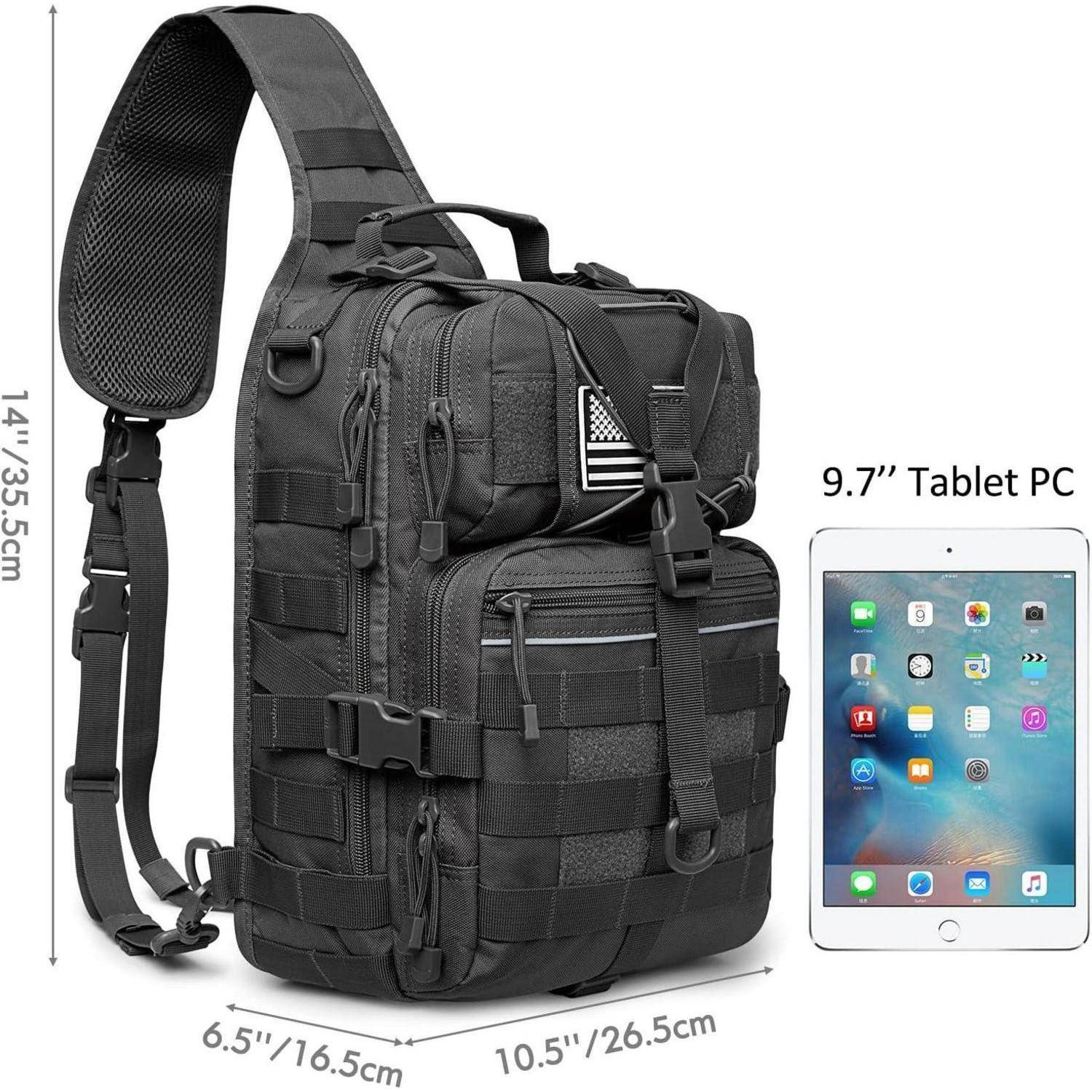 Ein taktischer schwarzer Rucksack mit mehreren Fächern, der neben einer Illustration eines 9,7