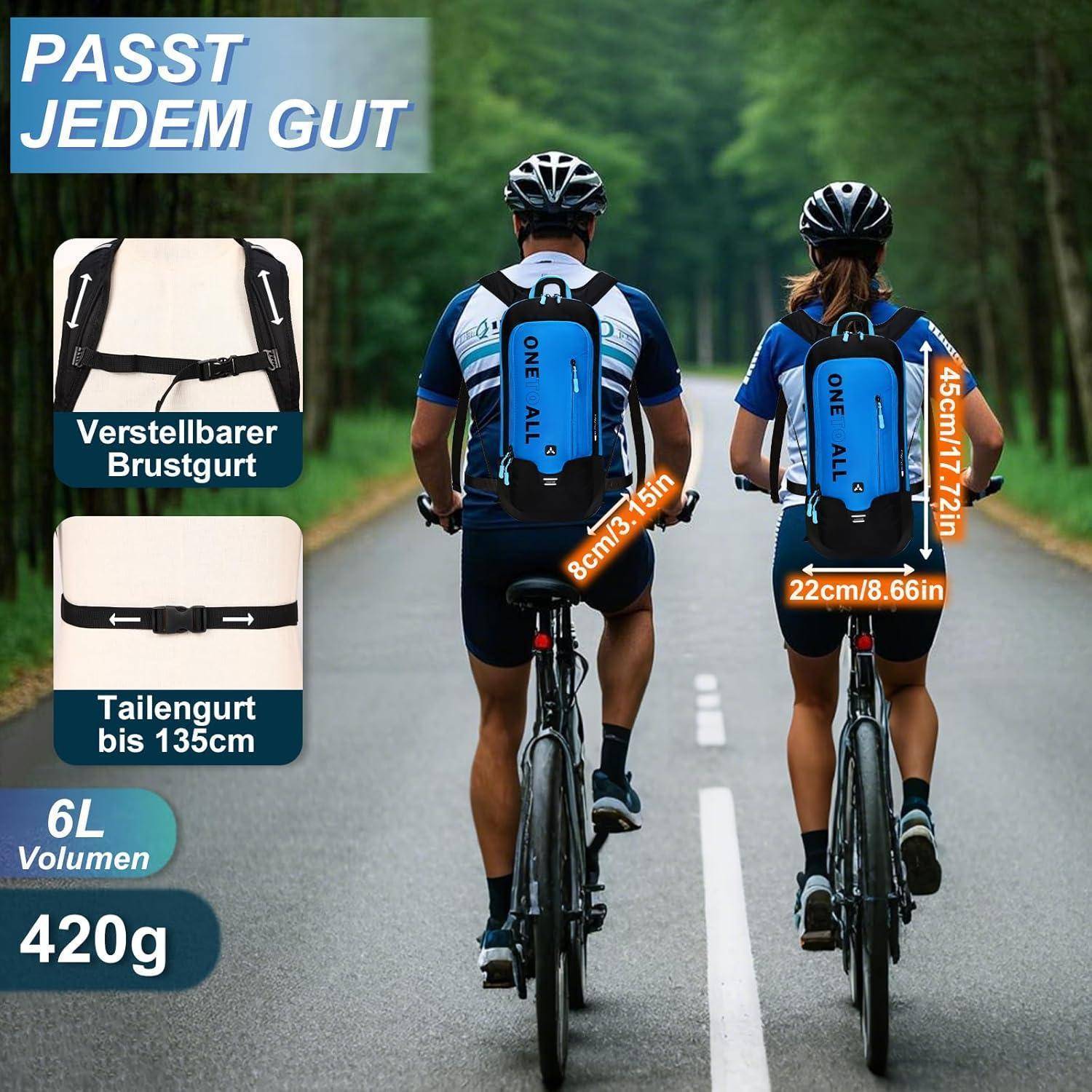 Zwei Radfahrer auf einer Straße tragen passende blaue Rucksäcke; der Text hebt verstellbare Brustgurte und ein 6-Liter-Volumen hervor, das für alle geeignet ist.