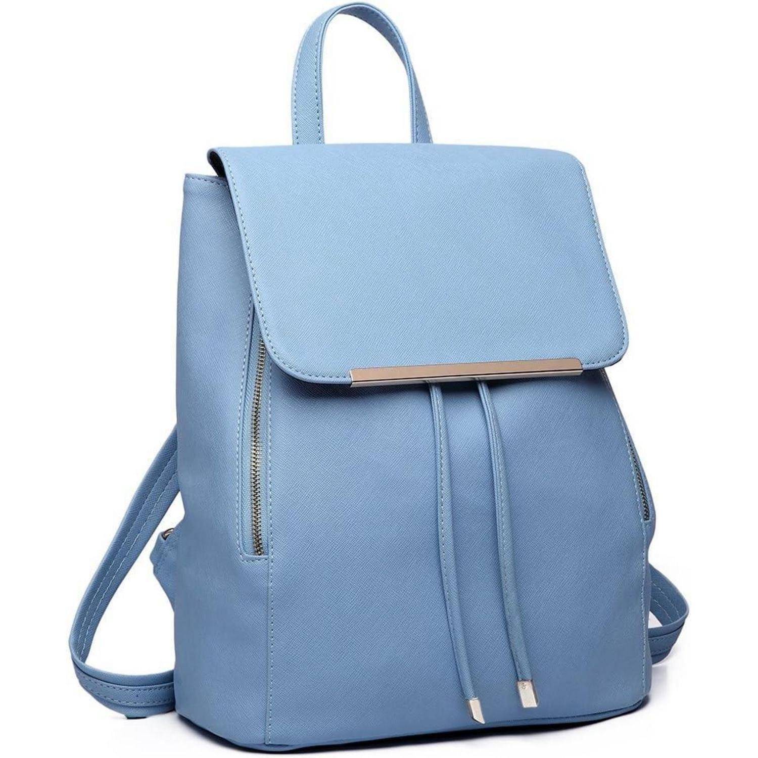 Hellblauer Rucksack mit Klappverschluss, zwei vorderen Reißverschlüssen und verstellbaren Trägern. Schlichtes, stilvolles Design für den lässigen Gebrauch.