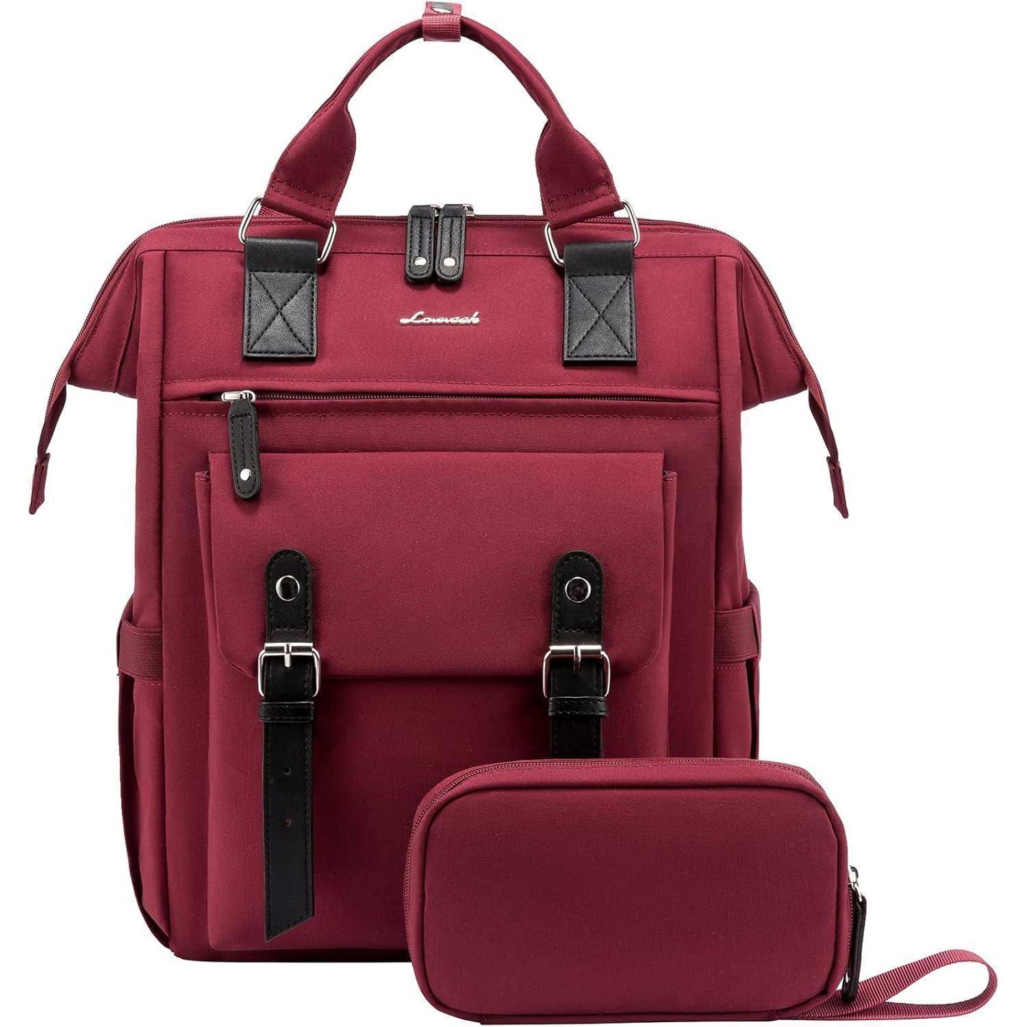Roter Rucksack mit Vordertasche, Schnallen und Griffen. Begleitet von einer kleinen passenden Tasche.