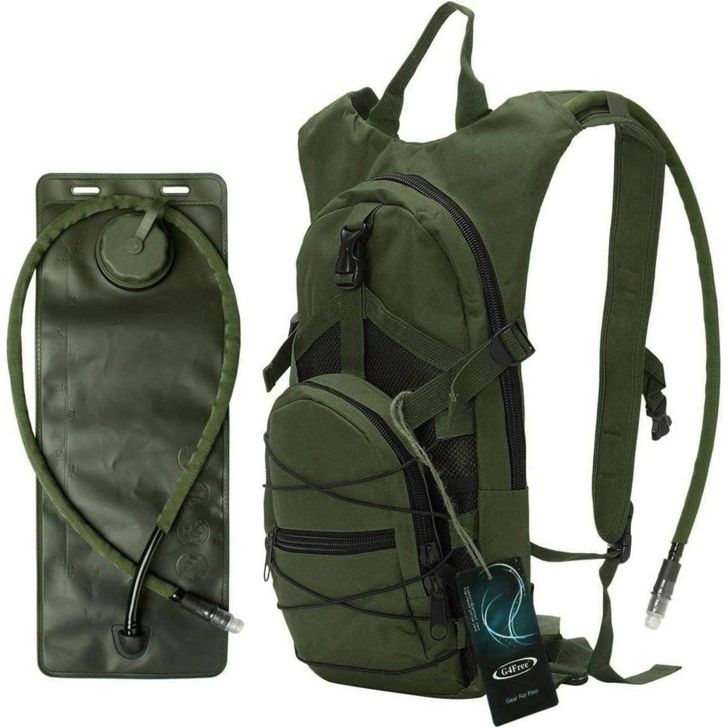 Grüner Hydratationsrucksack mit einem Wasserreservoir und Schlauch, entwickelt für Outdoor-Aktivitäten wie Wandern oder Radfahren.