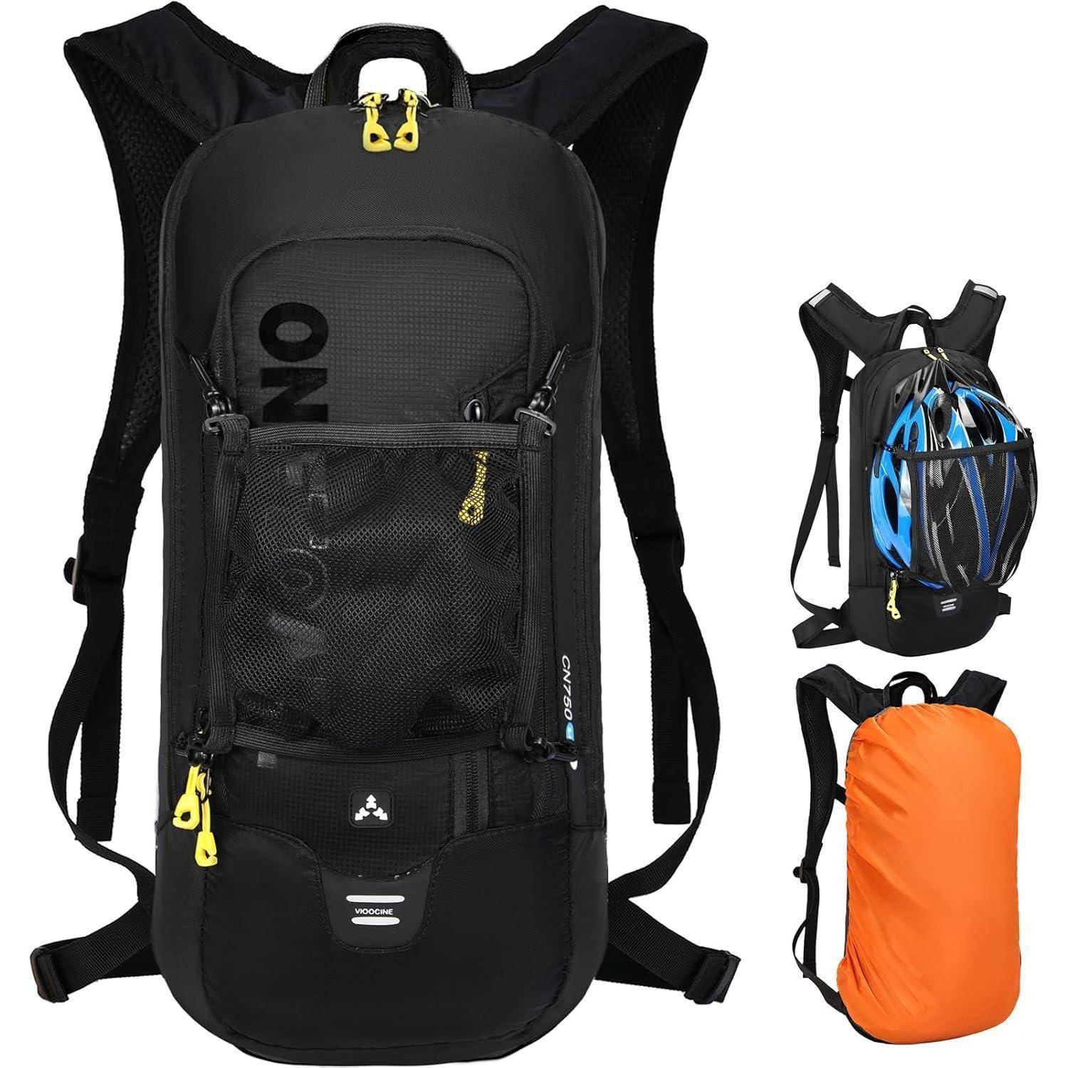 Ein schwarzer Rucksack mit gelben Reißverschlüssen und einer Netztasche an der Vorderseite wird gezeigt. Zusätzliche Bilder zeigen den Rucksack in blauen und orangefarbenen Varianten.