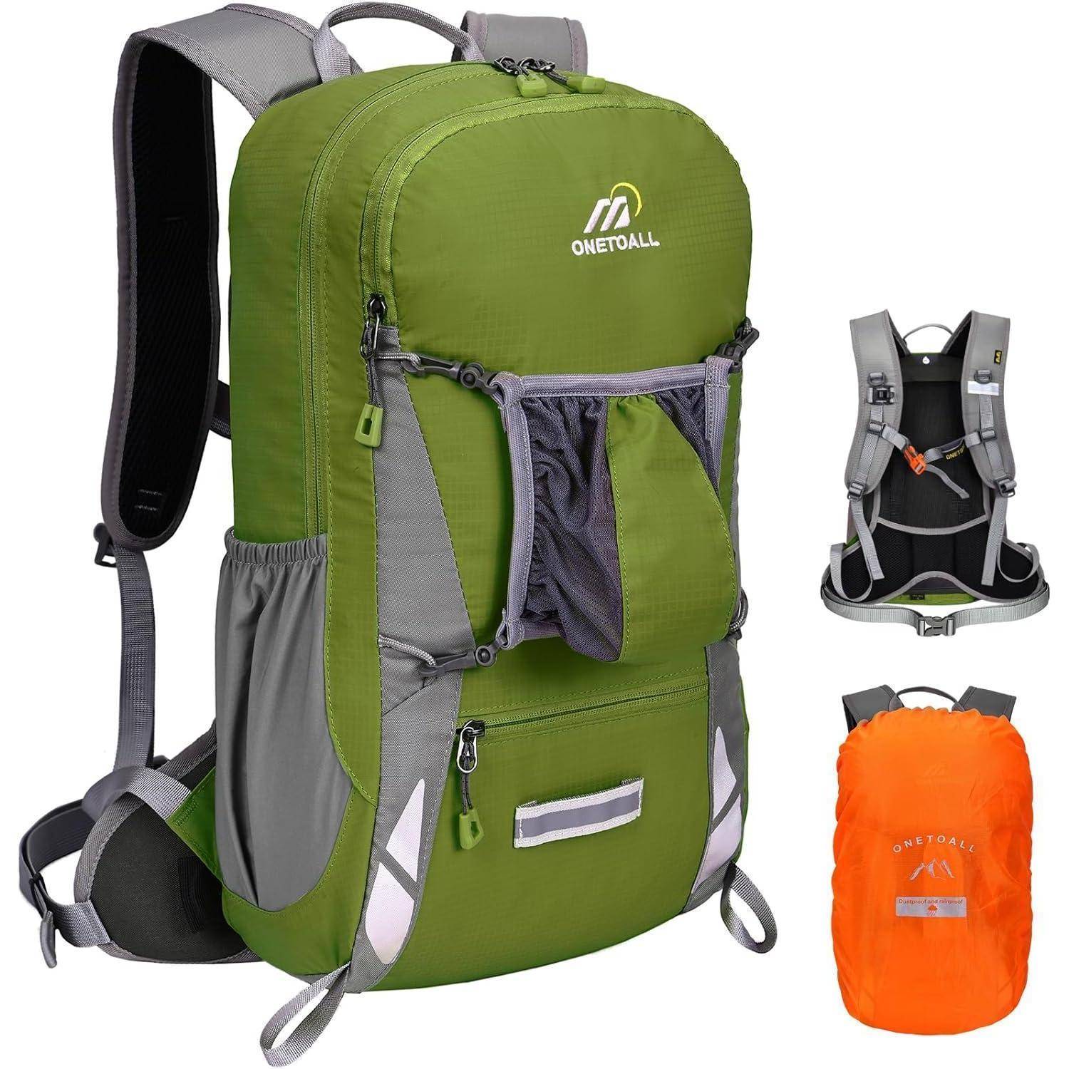 Grüner Wanderrucksack mit mehreren Fächern und Riemen, ausgestattet mit Netz-Seitentaschen. Inklusive orangefarbener Regenschutzhülle und kleiner zusammenlegbarer Variante. Ideal für Outdoor-Aktivitäten.