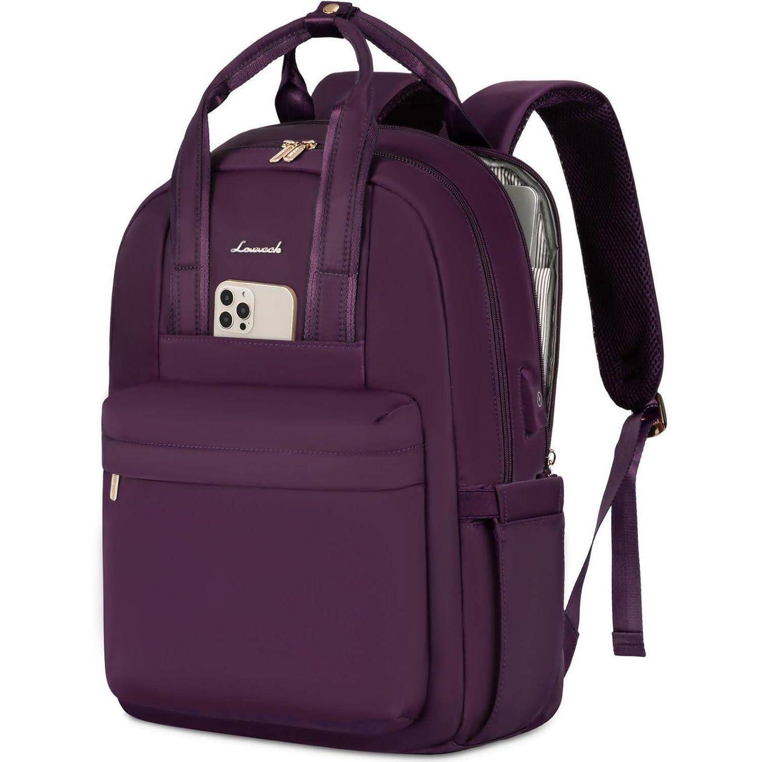 Dunkellila Rucksack mit mehreren Fächern und gepolsterter Rückseite. Ein Smartphone ist teilweise in der vorderen Tasche zu sehen.