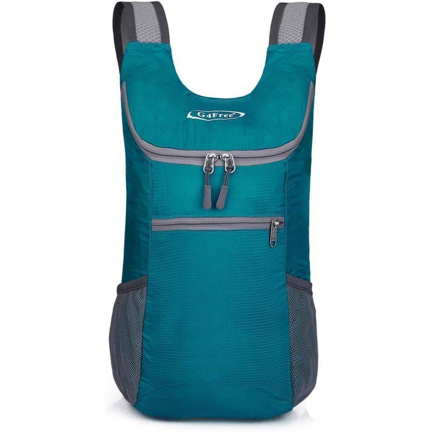 Ein türkisfarbener Rucksack mit grauen Akzenten, ausgestattet mit einer vorderen Reißverschlusstasche, seitlichen Netztaschen und verstellbaren gepolsterten Schultergurten.