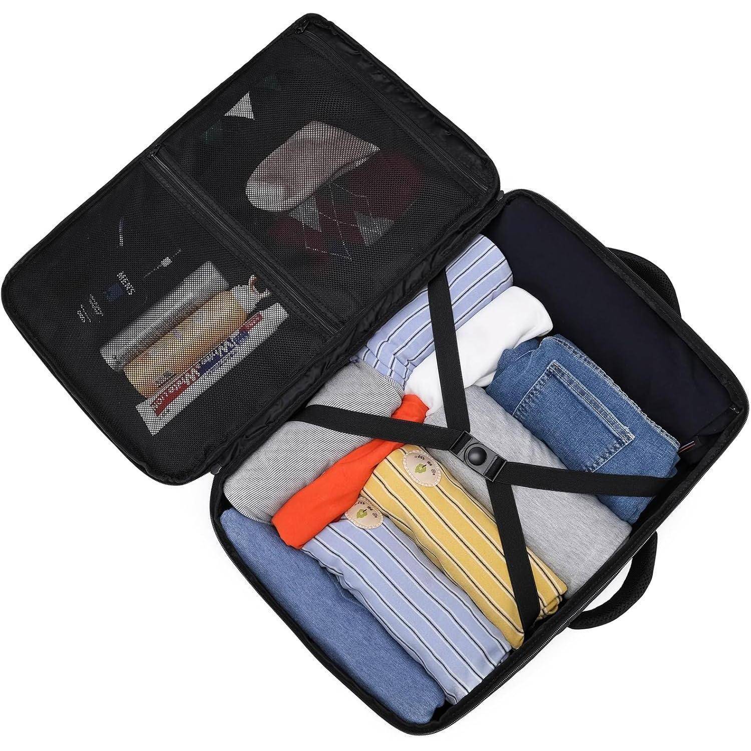 Ein offener schwarzer Koffer, der mit sorgfältig gefalteten Kleidungsstücken wie Hemden und Hosen ordentlich organisiert ist. Socken sind im oberen Fach sichtbar.