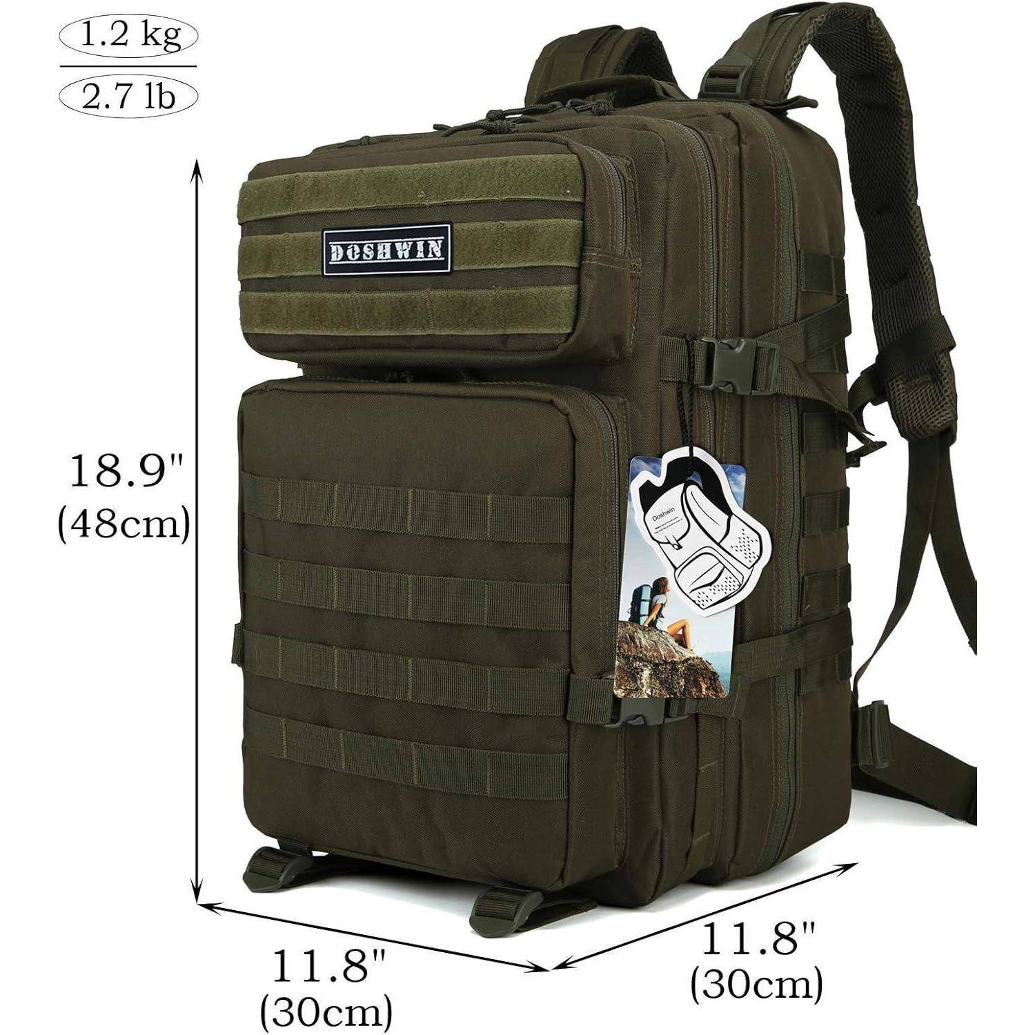 Ein dunkelgrüner taktischer Rucksack mit mehreren Fächern und verstellbaren Trägern, misst 18,9