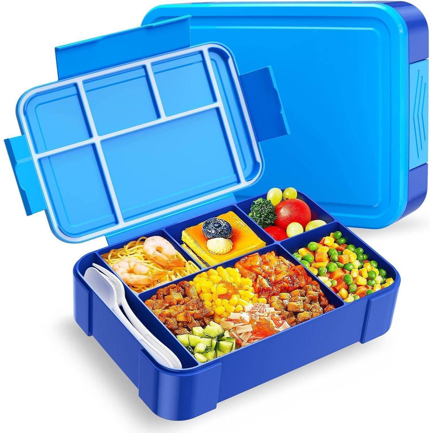 Eine blaue Bento-Box mit sechs Fächern, gefüllt mit verschiedenen Speisen, darunter Pasta, Gemüse, Obst und einem Löffel in einem Fach.