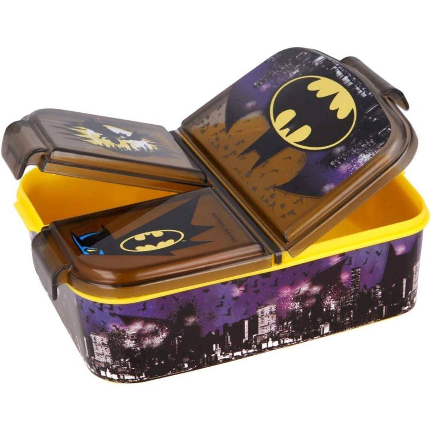 Eine Brotdose mit Superhelden-Design, die ein prominentes Fledermaus-Symbol in Schwarz und Gelb trägt. Die Dose ist geöffnet und zeigt verschiedene Fächer.
