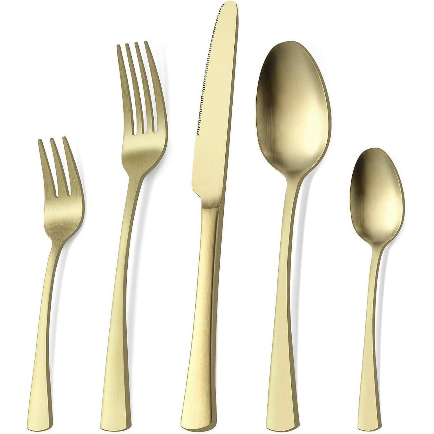 Ein Set aus fünf goldfarben Besteckstücken: Gabel, Salatgabel, Messer, Suppenlöffel und Teelöffel, ordentlich vor einem weißen Hintergrund angeordnet.