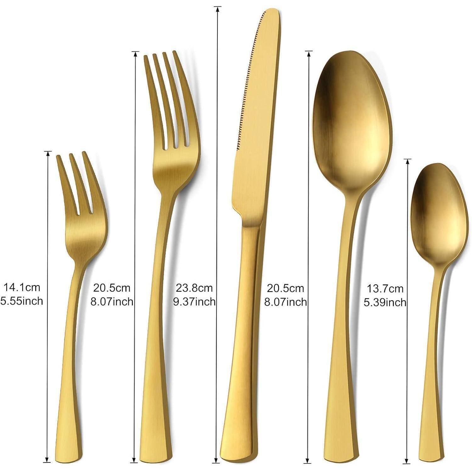 Ein goldfarbenes Besteckset, das eine Salatgabel, eine Menügabel, ein Messer, einen Esslöffel und einen Teelöffel umfasst, wobei jedes Stück mit seinen Abmessungen beschriftet ist.
