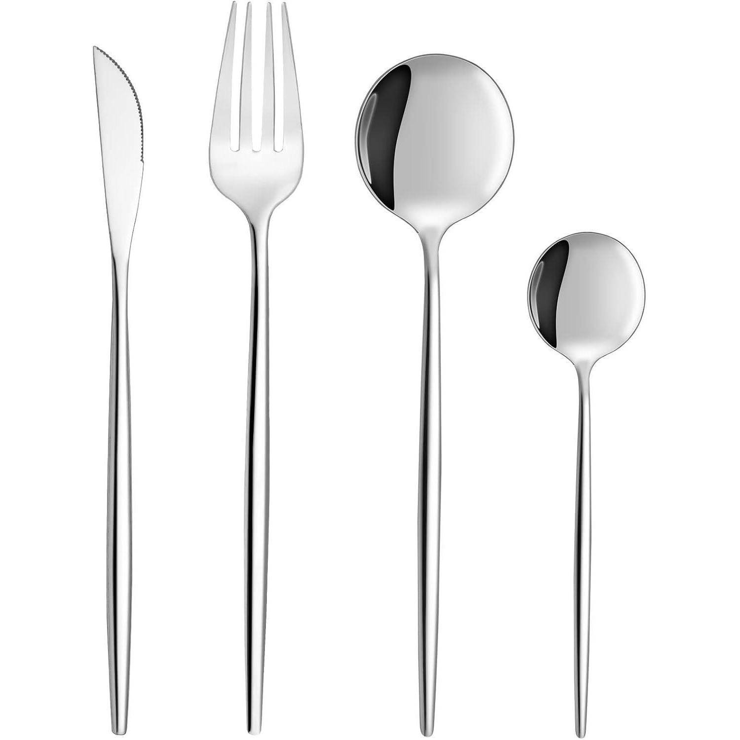 Ein Set aus vier Edelstahlbesteckteilen: Messer, Gabel, Esslöffel und Teelöffel, vertikal vor einem weißen Hintergrund ausgerichtet.