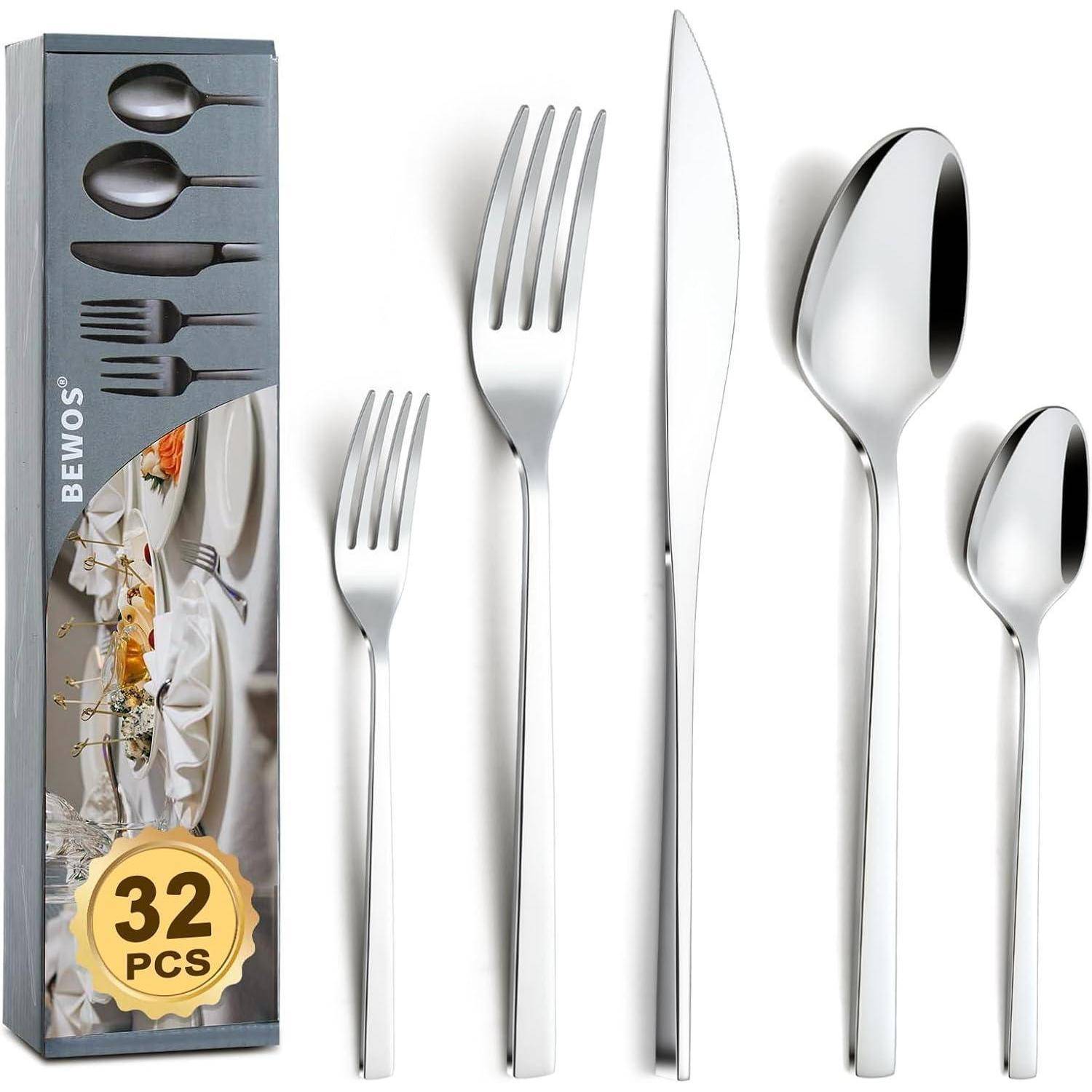 Besteckset bestehend aus Gabel, Messer, Löffel und Teelöffel in Verpackung mit der Markenaufschrift 'BEWOS' und der Beschriftung '32-teilig'.