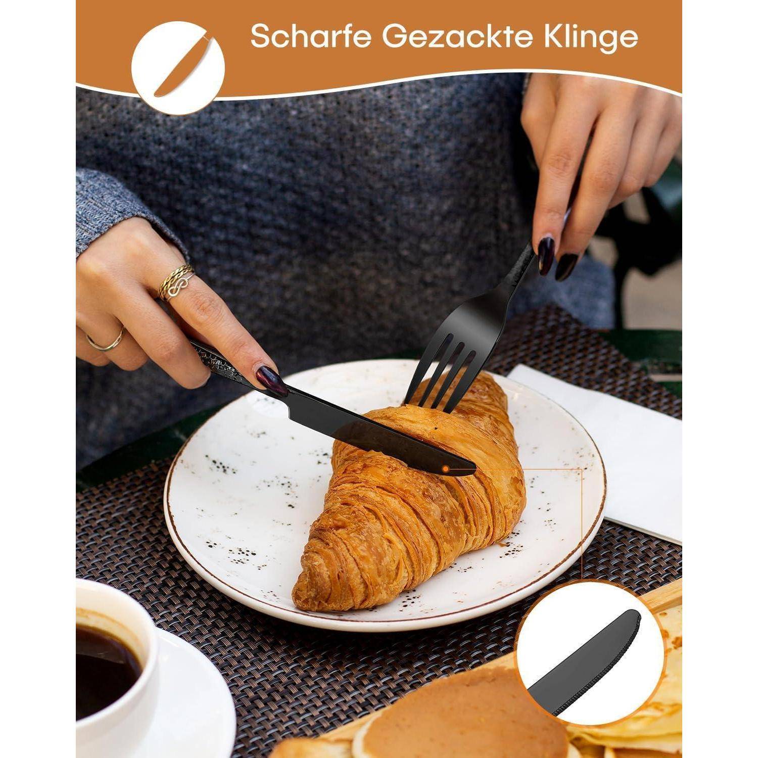 Eine Person verwendet eine schwarze Gabel und ein Sägemesser, um einen Croissant auf einem weißen Teller zu schneiden. Der Text lautet: 'Scharfe Gezackte Klinge'.