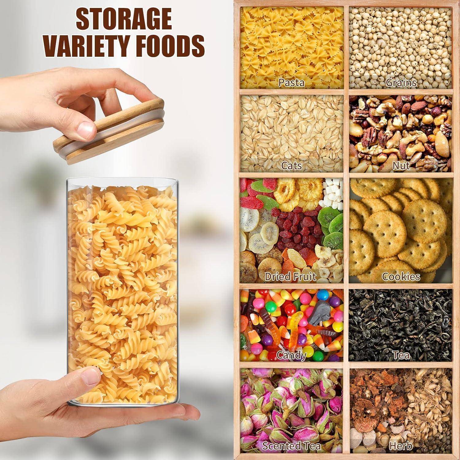 Hände halten ein Glas gefüllt mit Pasta links. Rechts zeigen Abschnitte Pasta, Getreide, Nüsse, getrocknete Früchte, Kekse, Süßigkeiten, Tee, Kräutertee und Kräuter. Text lautet 'Vielfalt bei der Lebensmittellagerung'.