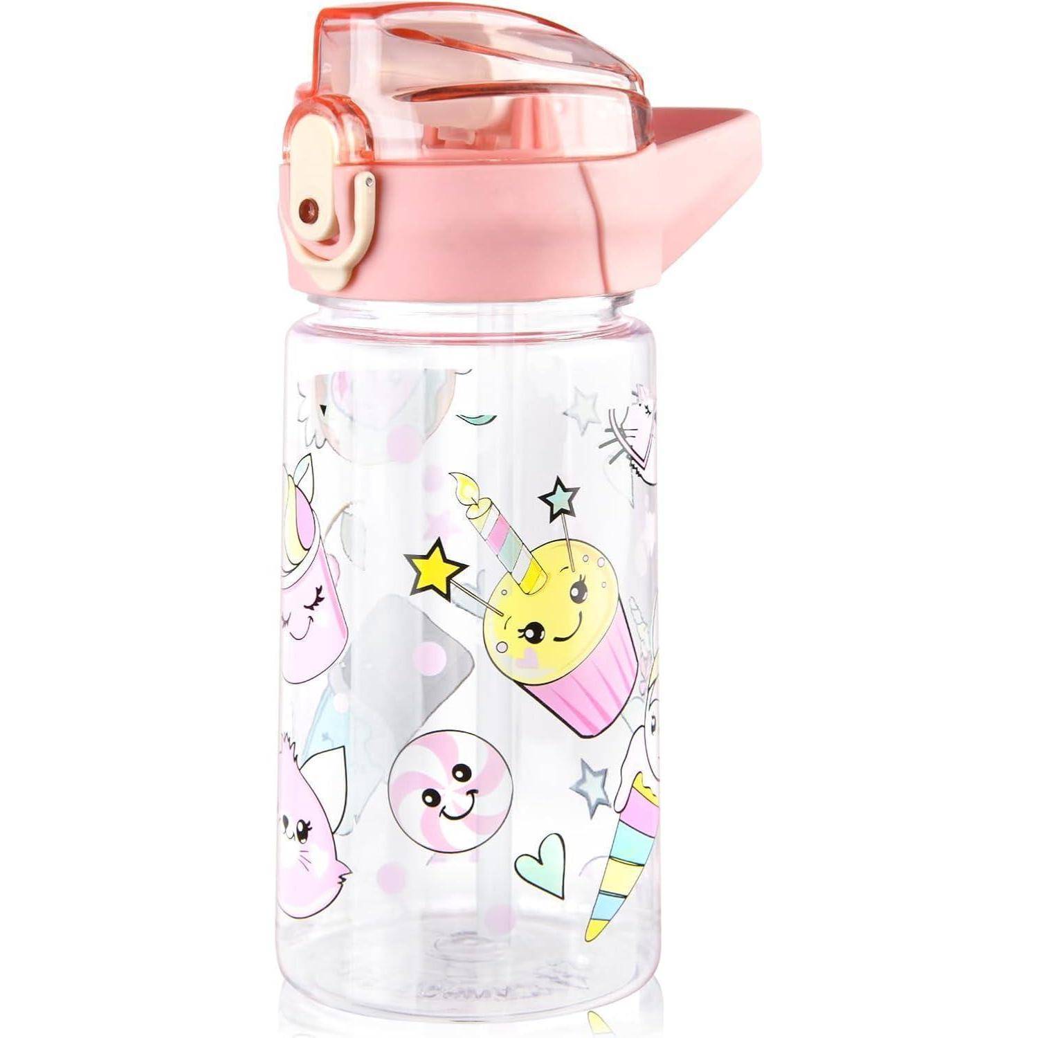 Eine transparente Wasserflasche mit einem pinken Deckel, die verspielte Illustrationen von Einhörnern, Sternen und Cupcakes zeigt.