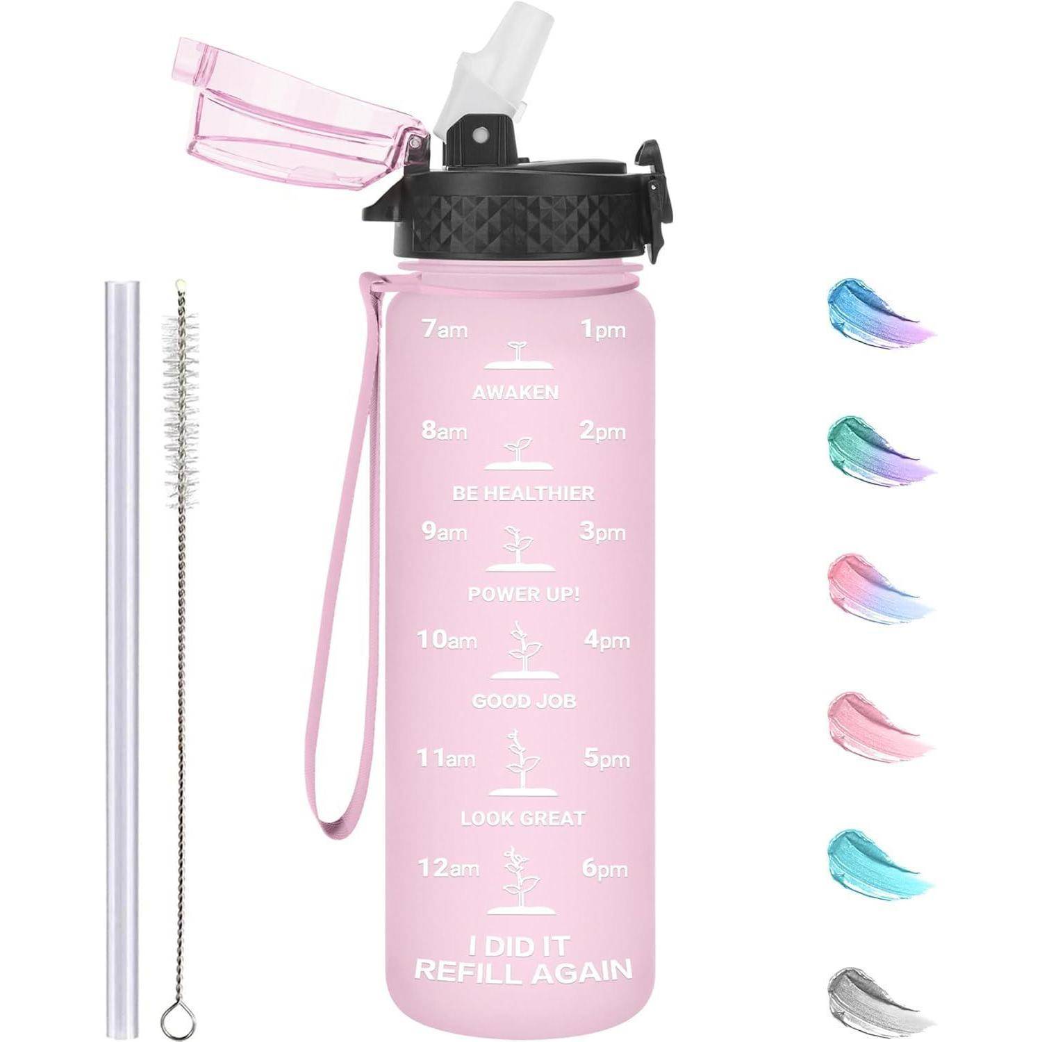 Pinke Wasserflasche mit Strohhalm und Bürste, mit stündlichen Motivationsmarkierungen von '7 Uhr' bis '21 Uhr', die zur Hydrierung während des Tages ermutigt.