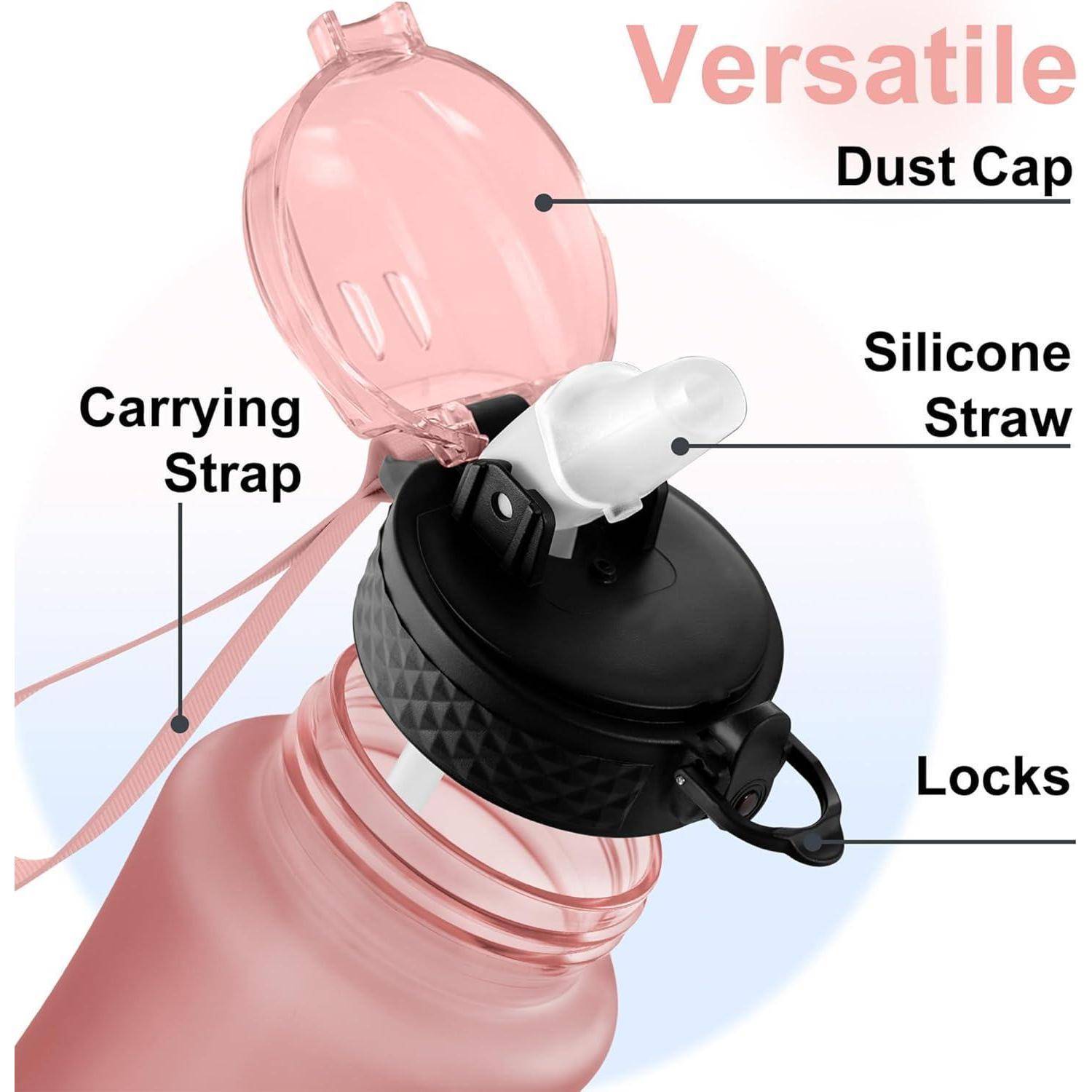 Rosa Wasserflasche mit hervorgehobenen Funktionen: 'Vielseitig'. Inklusive Staubdeckel, Silikonstrohhalm, Trageriemen und Verschluss.