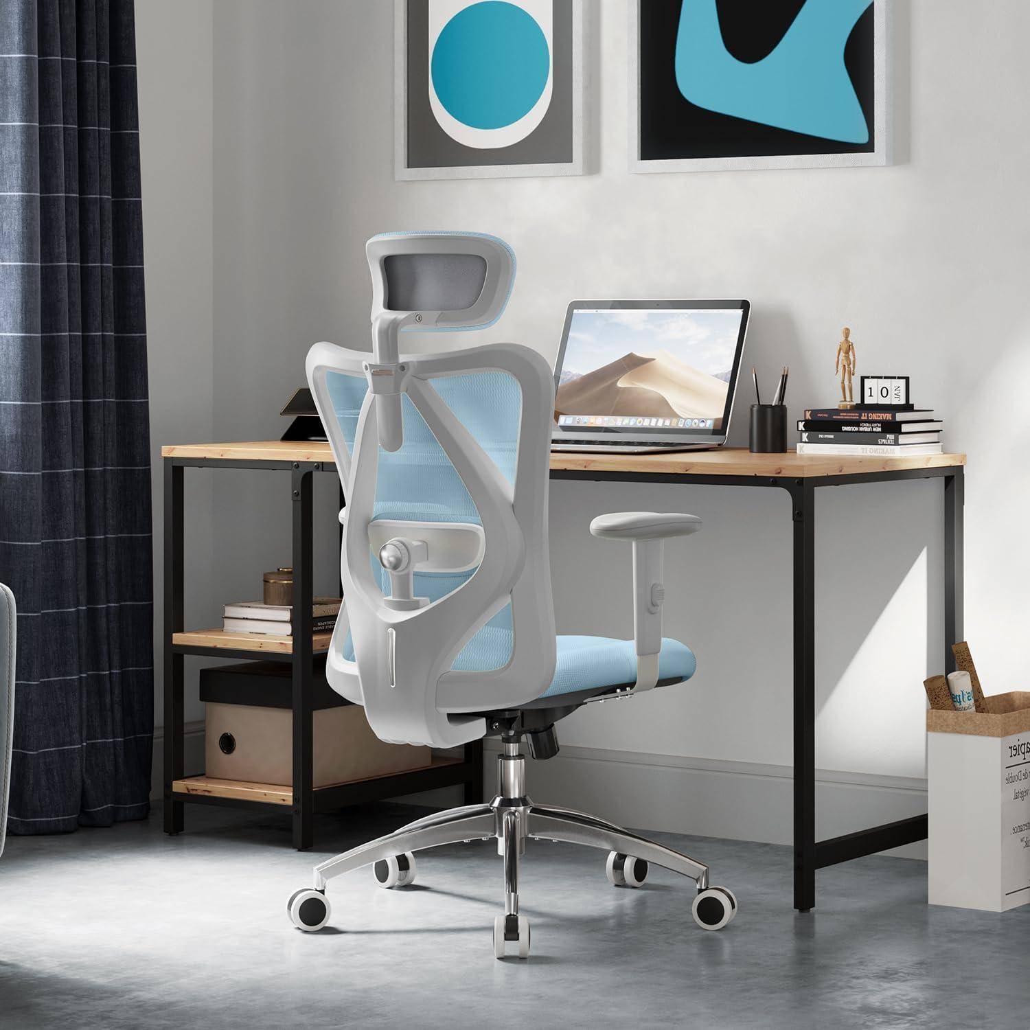 Ergonomischer Chefsessel mit verstellbarer Kopfstütze, hoher