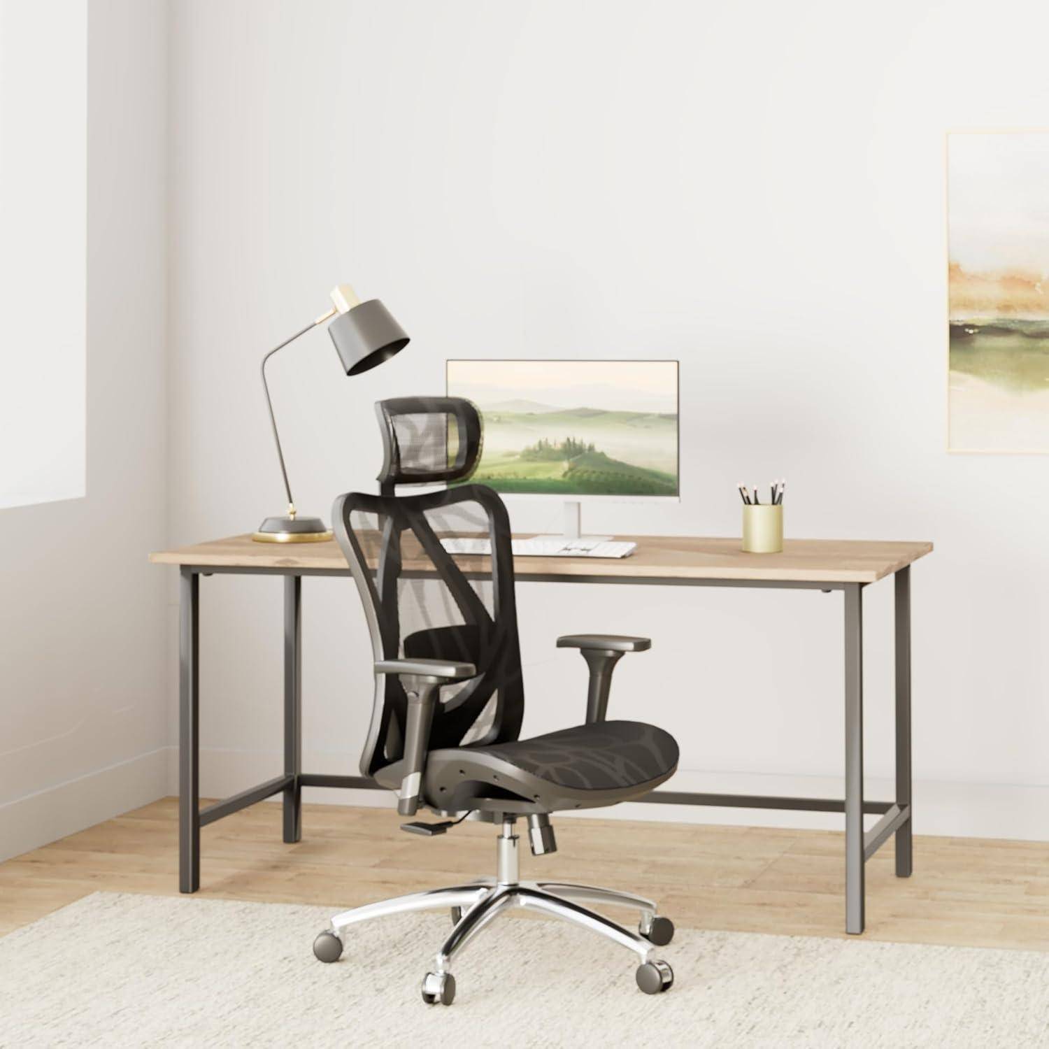 Ergonomischer Bürostuhl mit verstellbaren Armlehnen und