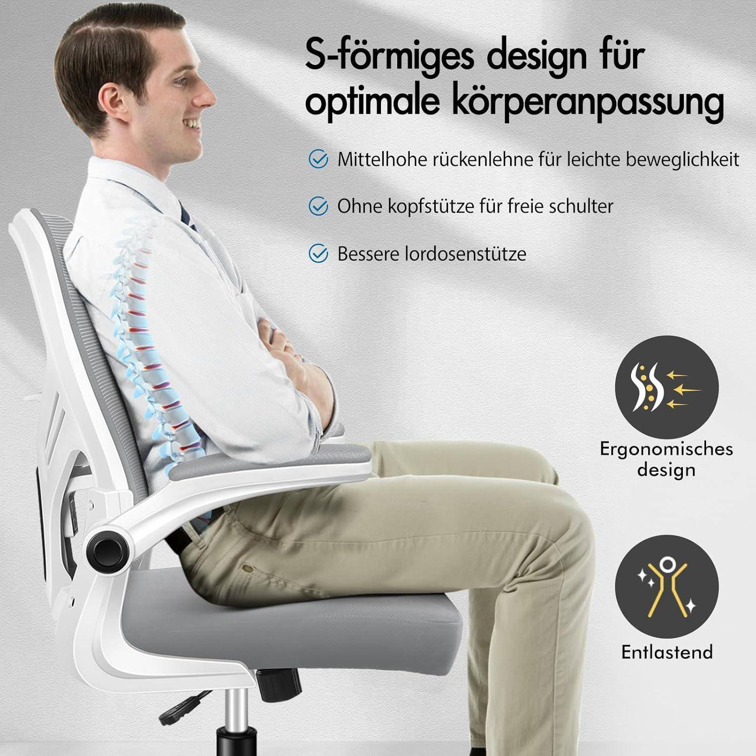 Ein Mann sitzt auf einem ergonomischen Stuhl mit S-förmiger Rückenlehne und demonstriert die Lendenwirbelstütze. Der deutsche Text hebt die leichte Beweglichkeit und den Schulterkomfort hervor.