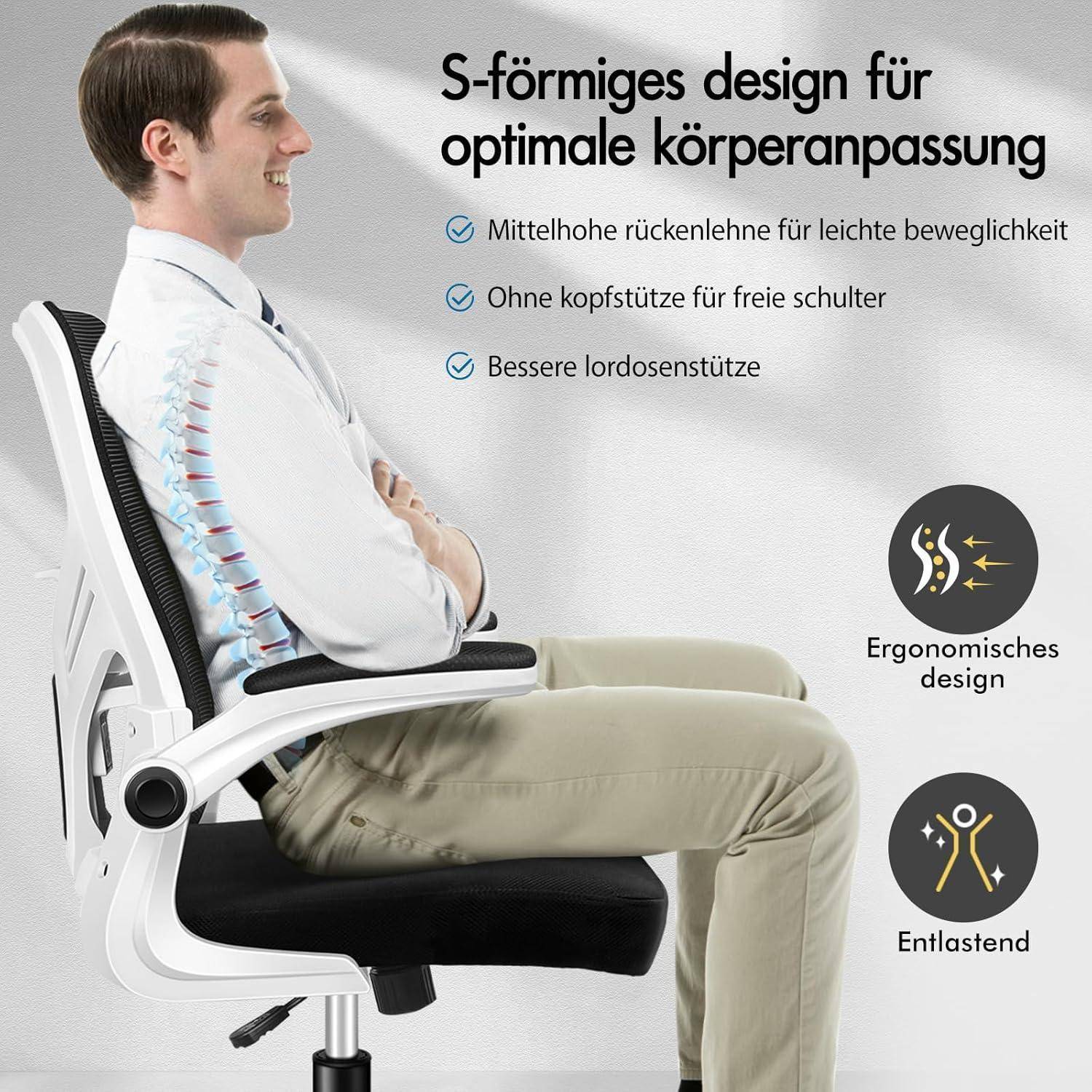 Ein Mann sitzt in einem ergonomischen Bürostuhl, der eine „S-förmige Design für optimale Körperanpassung