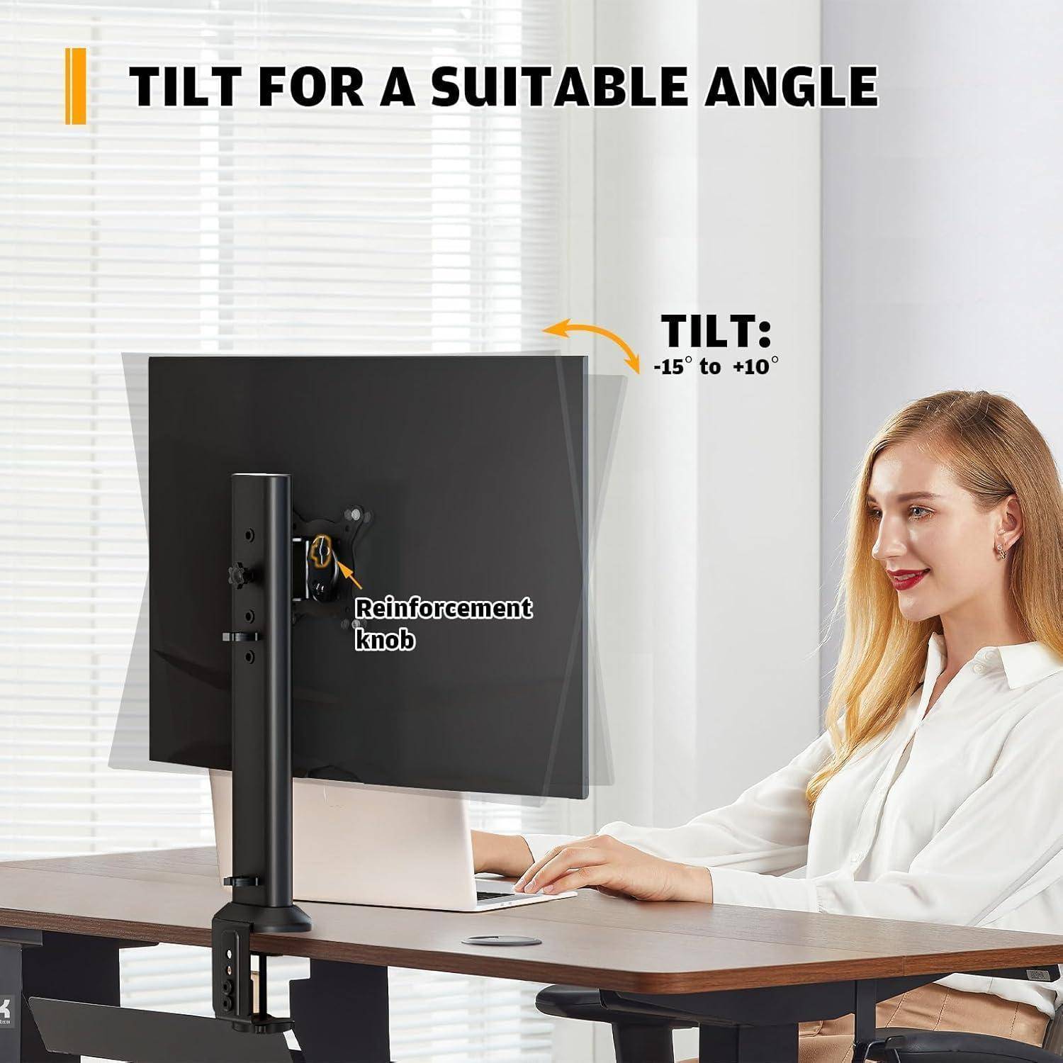 Eine Person verstellt den Neigungswinkel eines Computermonitors zwischen -15° und +10°. Die Abbildung zeigt den Befestigungsknopf zur Winkeleinstellung hervor.
