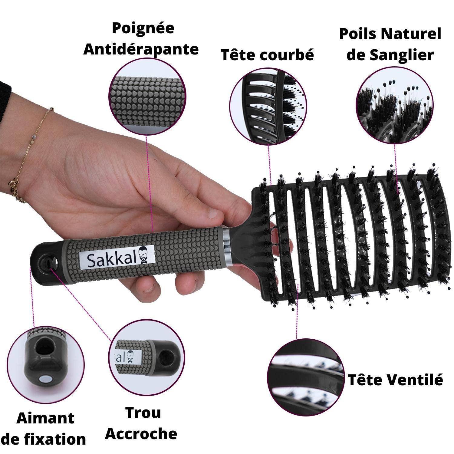 Hand, der einen Haarbrush mit der Bezeichnung 