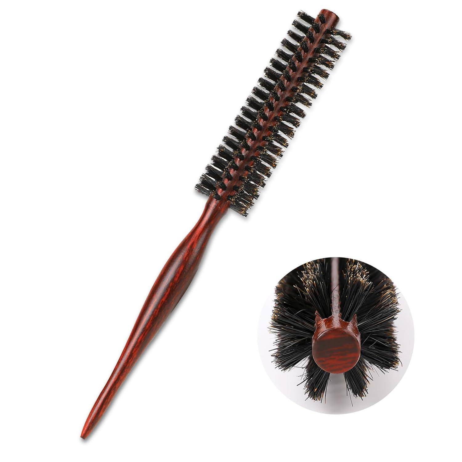 Eine Rundbürste mit einem Holzgriff und Borsten, geeignet zum Stylen und Locken von Haaren; zeigt eine detaillierte Ansicht der Borsten.
