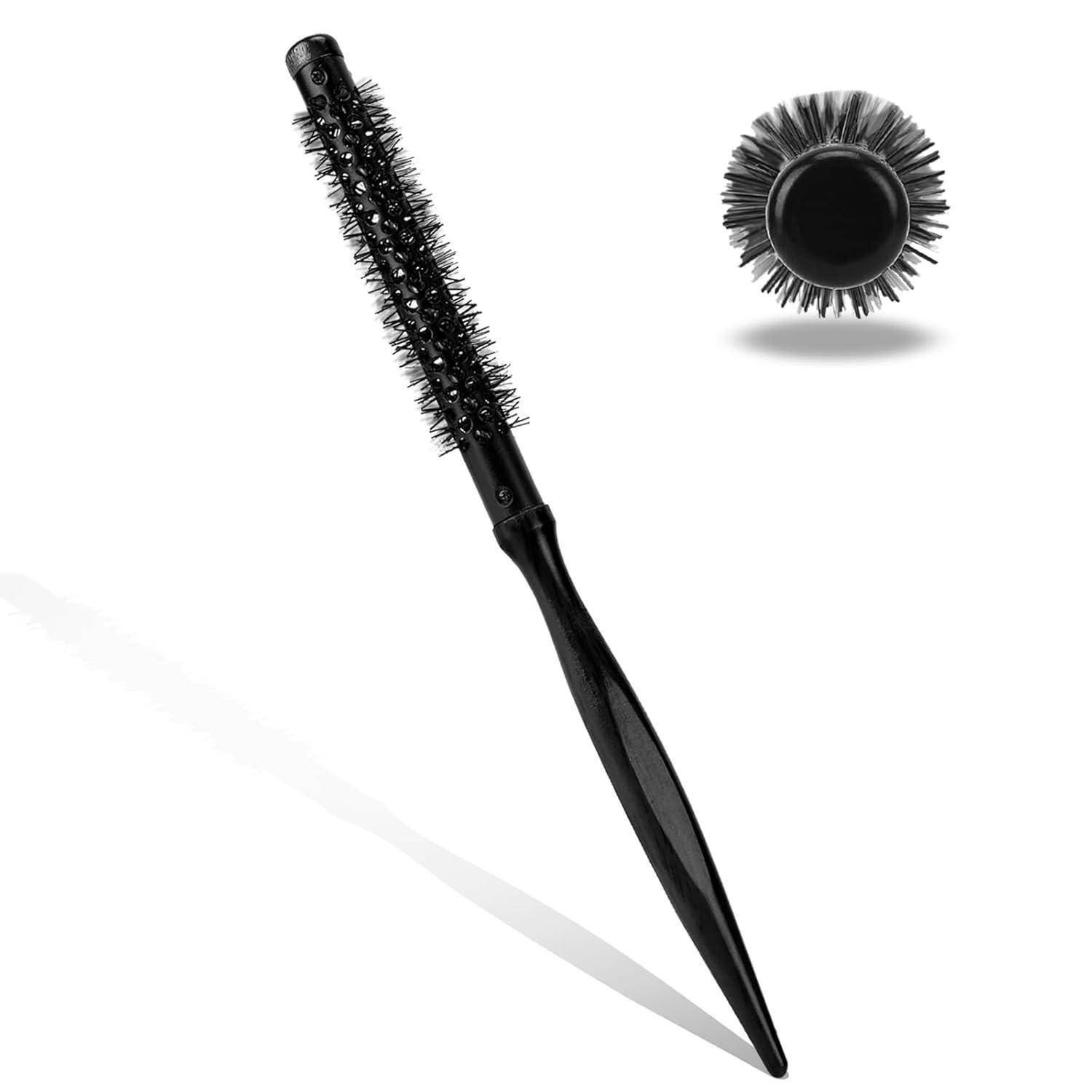 Eine schwarze, runde Haarbürste mit feinen Borsten und einem langen Griff, von der Seite gezeigt. Eine Draufsicht des Bürstenkopfes wird ebenfalls dargestellt.