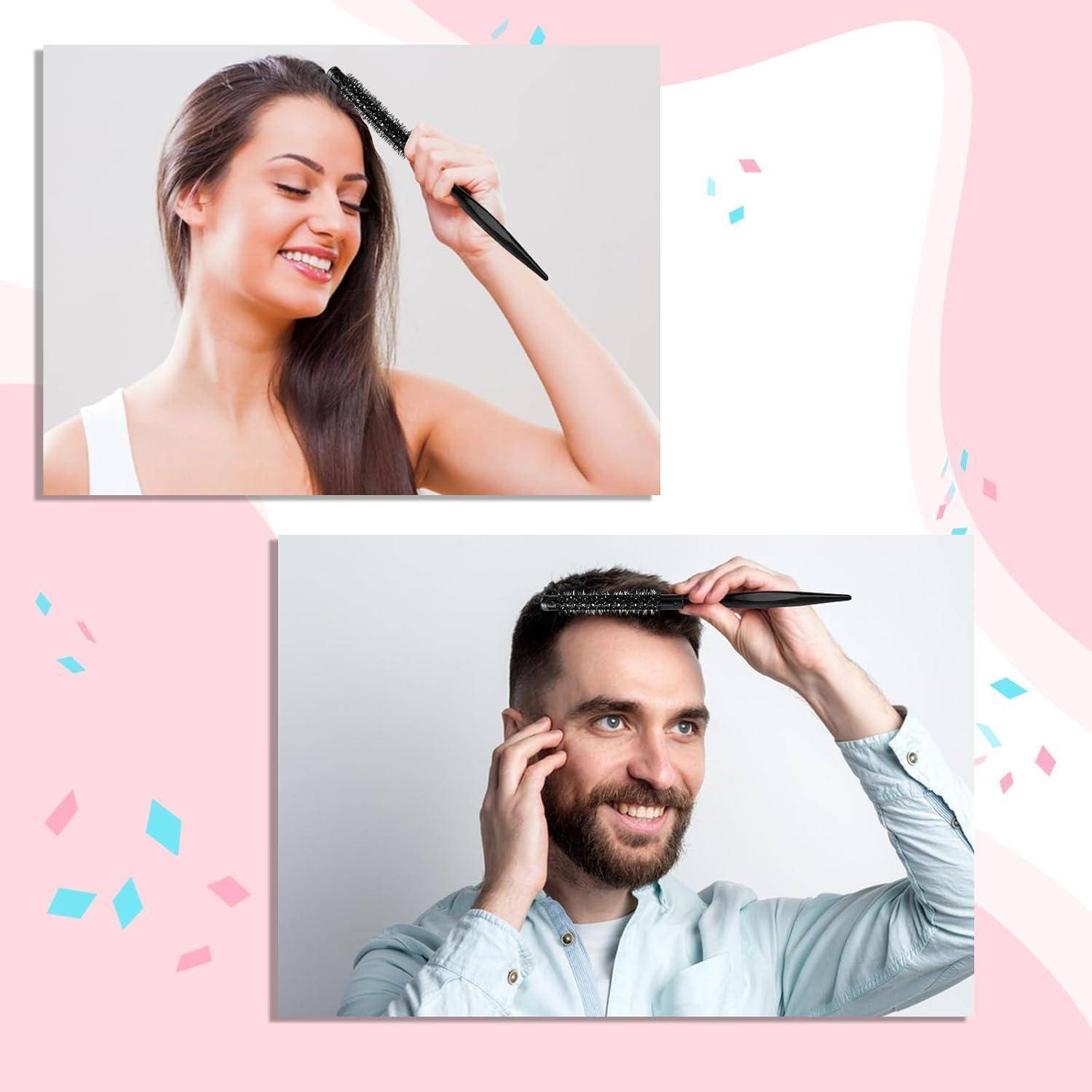 Eine Frau und ein Mann lächeln, während sie ein kombiniertes Telefon- und Haarbürsten-Gerät benutzen und damit eine Multitasking-Situation im persönlichen Styling und der Kommunikation andeuten.