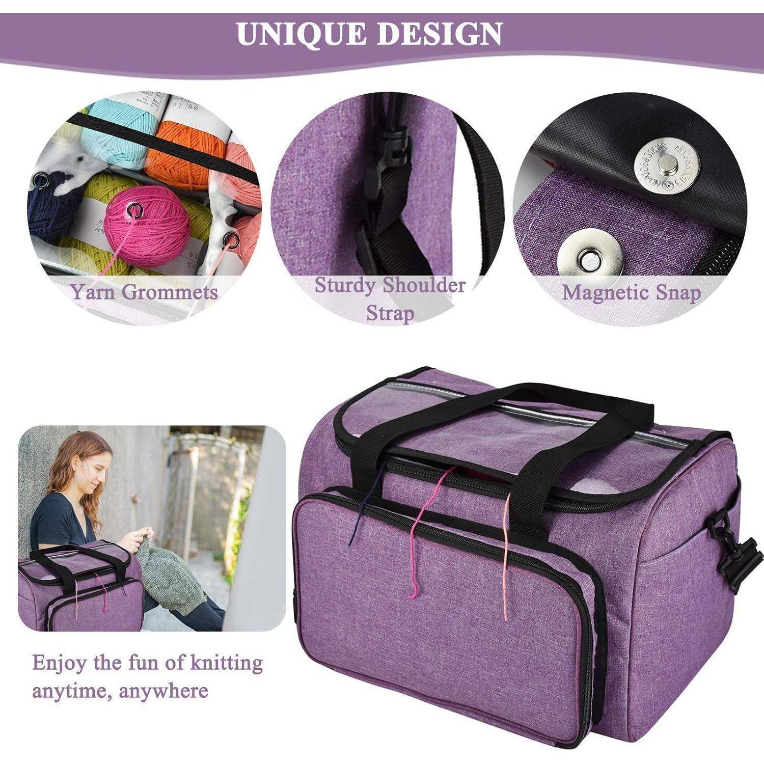 Lila Stricktasche mit 'Unique Design' Schriftzug, ausgestattet mit Garn-Ösen, robustem Schultergurt und magnetischem Verschluss. Frau strickt im Freien.