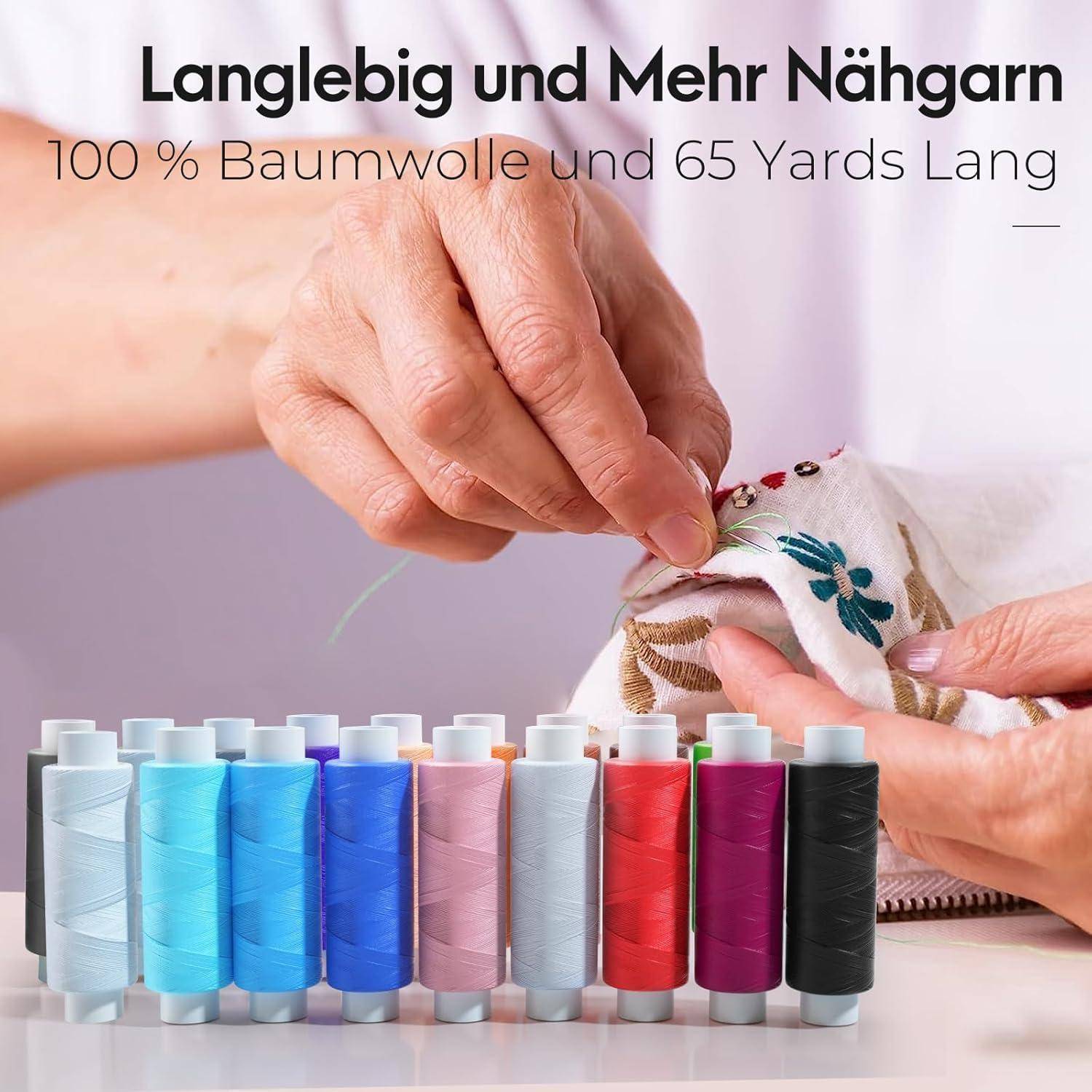 Eine Person, die mit einem Blumenstoff näht, umgeben von bunten Garnspulen. Text lautet: 'Langlebig und Mehr Nähgarn, 100% Baumwolle und 65 Yards Lang.