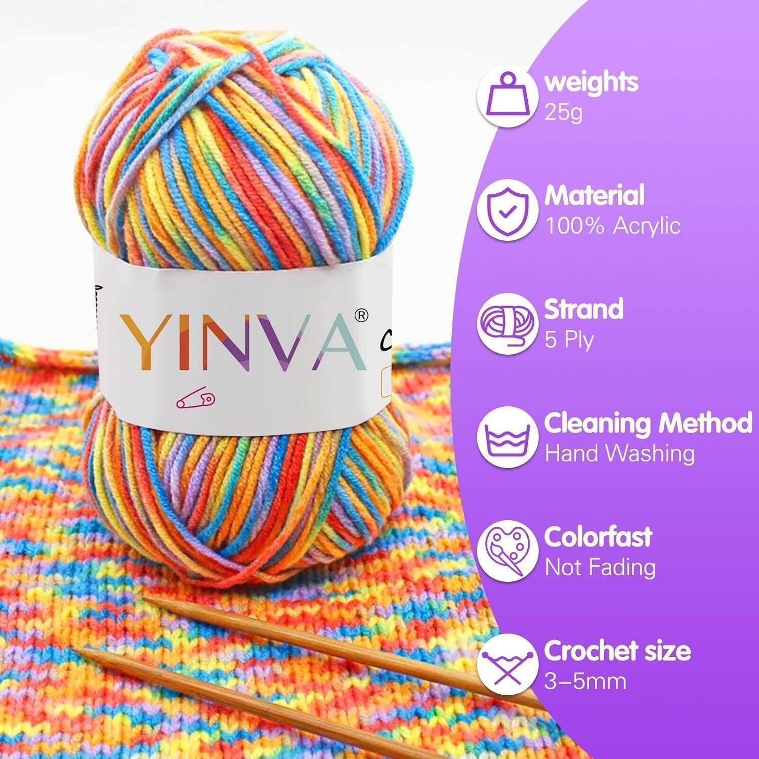 Ein bunter Wollknäuel der Marke 'Yinva', geeignet für Häkelnadeln der Größe 3-5mm, 25g schwer, 100% Acryl, 5-fädig, nur handwaschbar und farbecht.