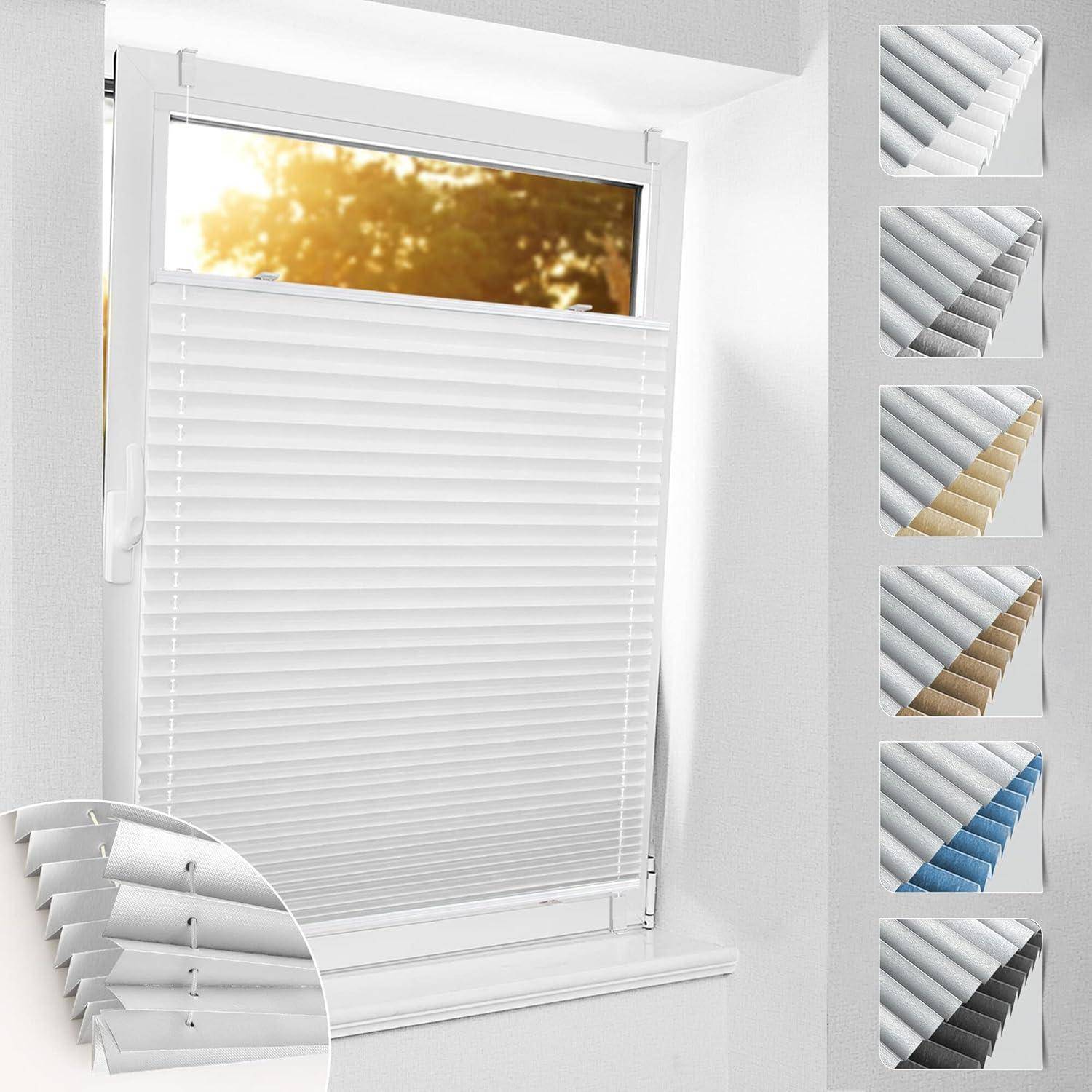 Ein weißes Fenster mit verstellbaren Jalousien, die teilweise geöffnet sind und Sonnenlicht hereinlassen. Seitenansicht zeigt verschiedene Farboptionen für die Jalousien.