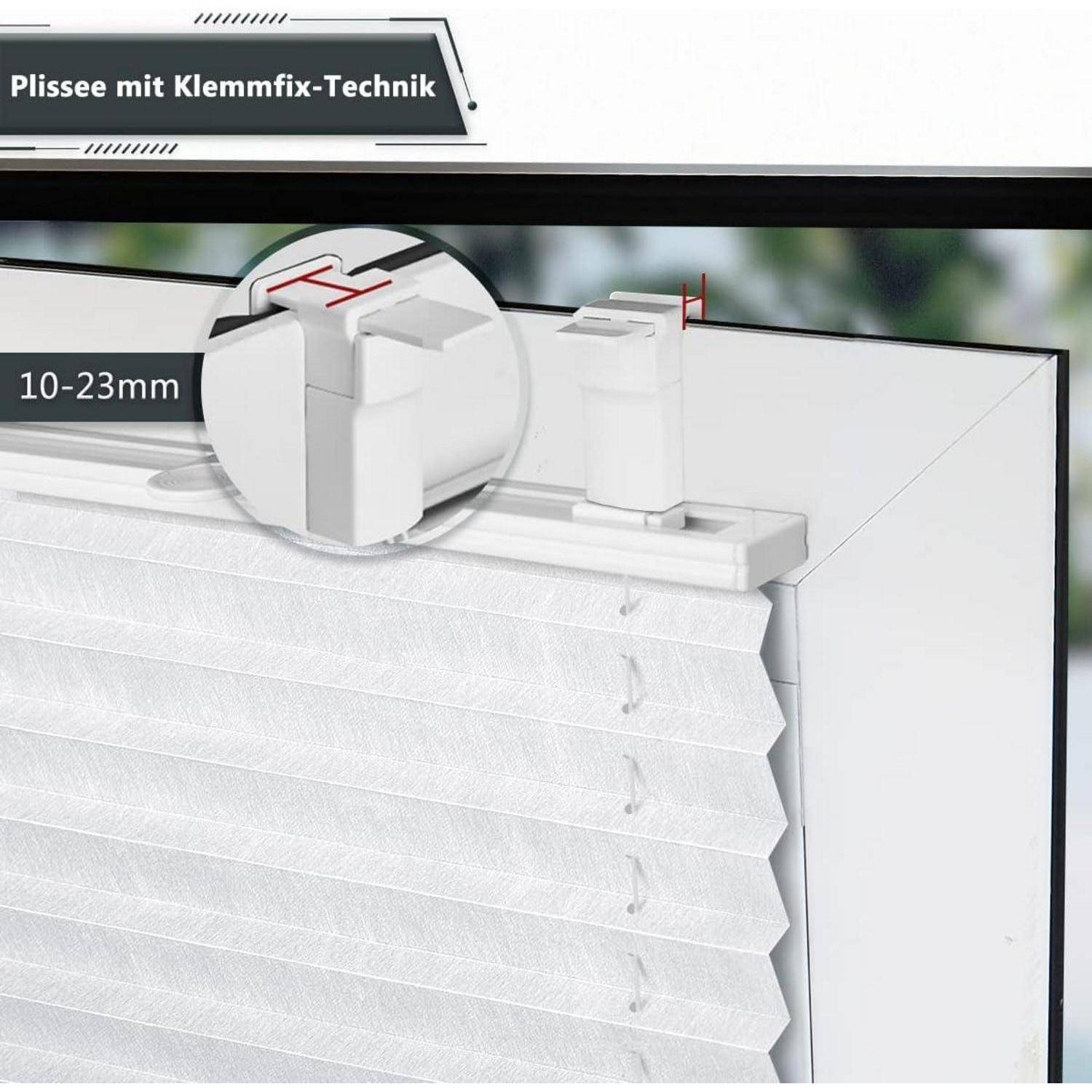 Nahaufnahme eines weißen Faltenstores an einem Fenster mit 'Klemmfix-Technik' für einfache Montage ohne Bohren, geeignet für Rahmendicken von 10-23 mm.